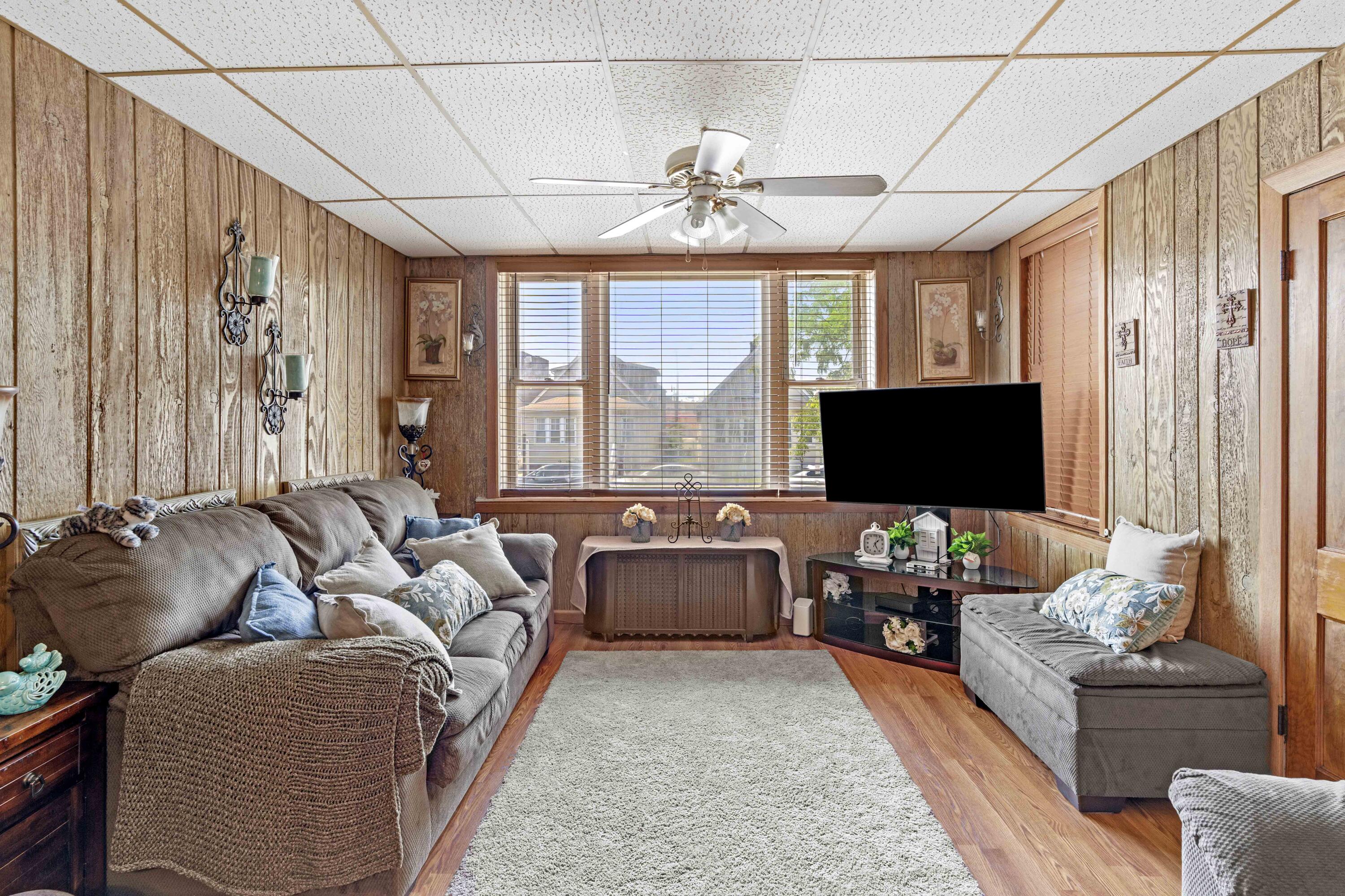 4025 Pulaski Street
