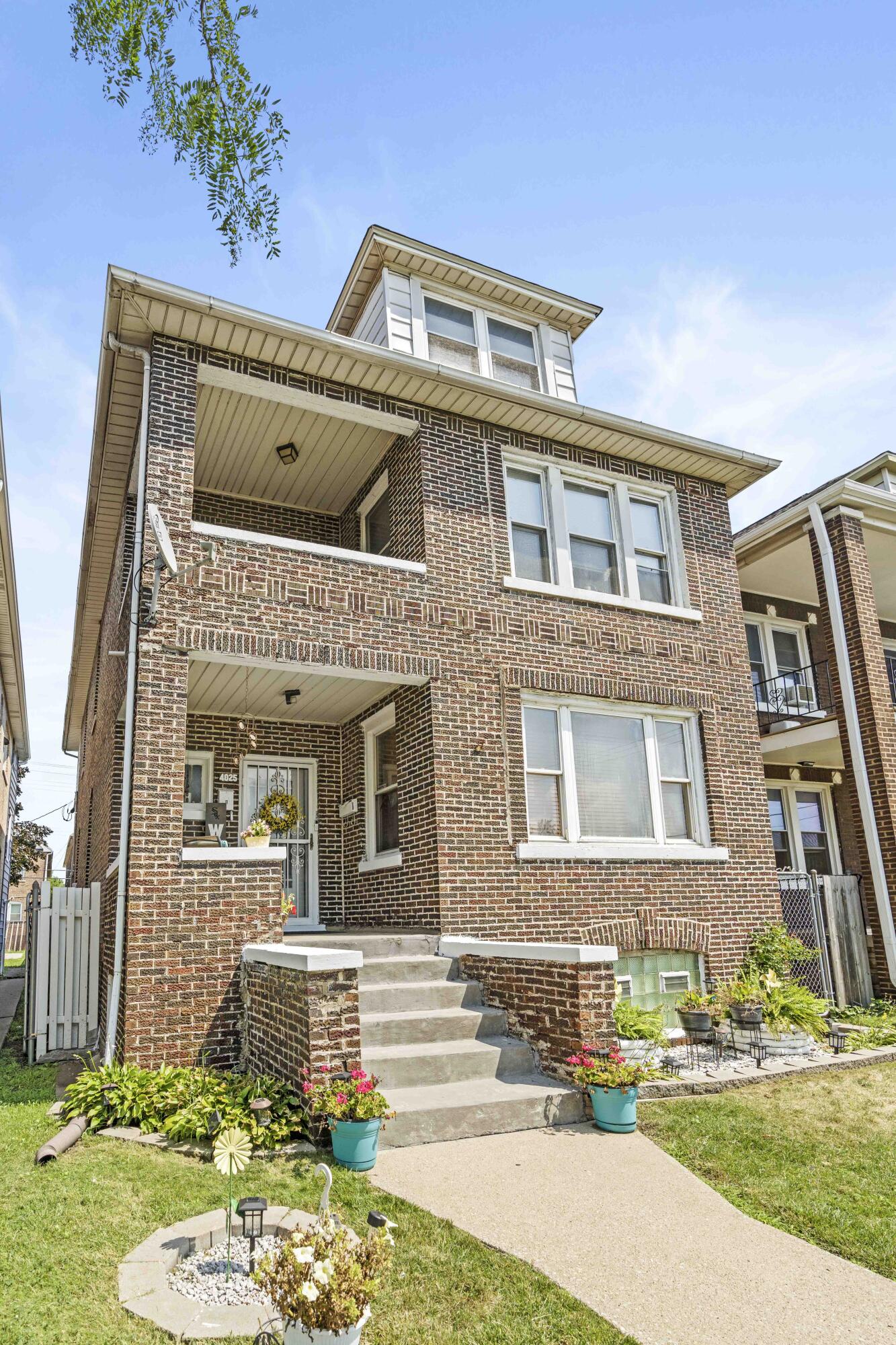 4025 Pulaski Street