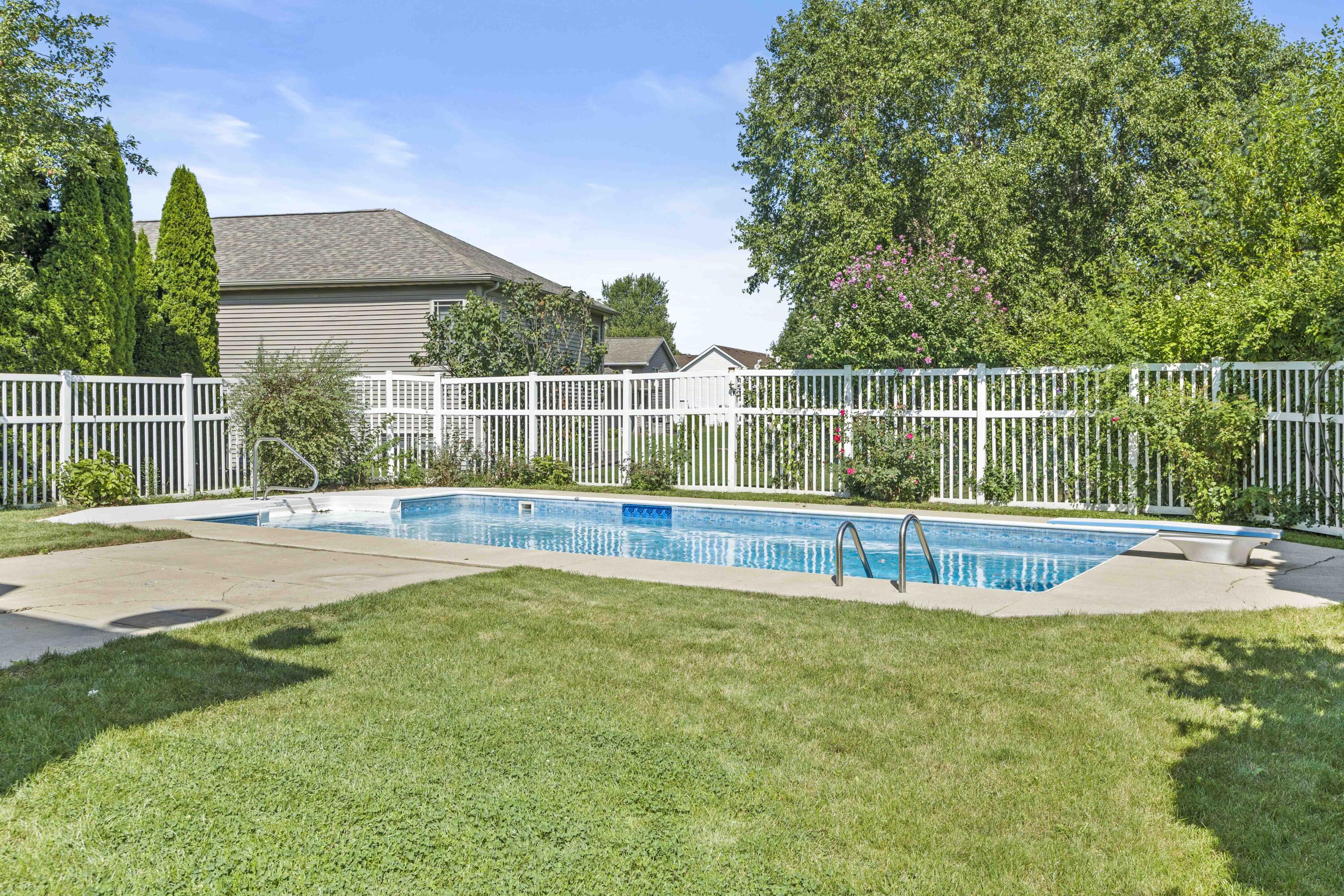 6857 Prairie Run Avenue