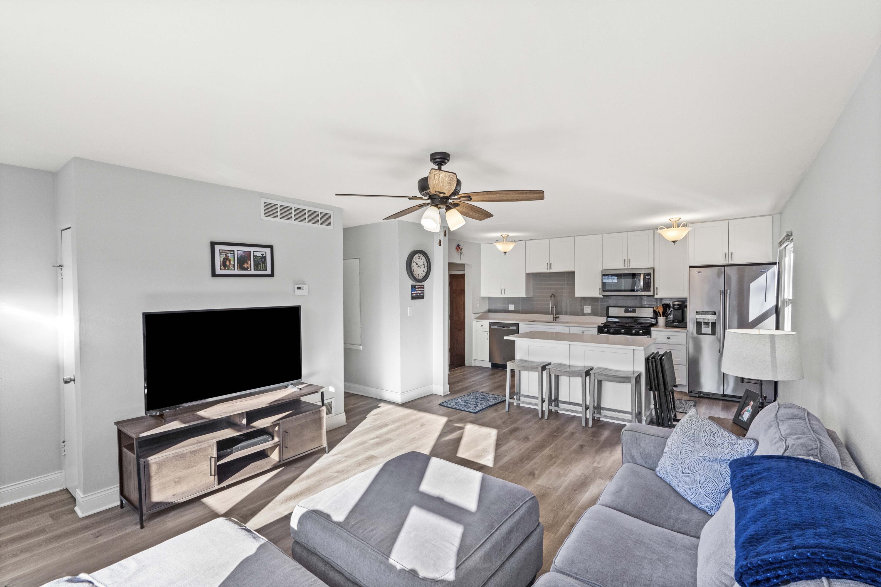 1805 E Glendale Boulevard