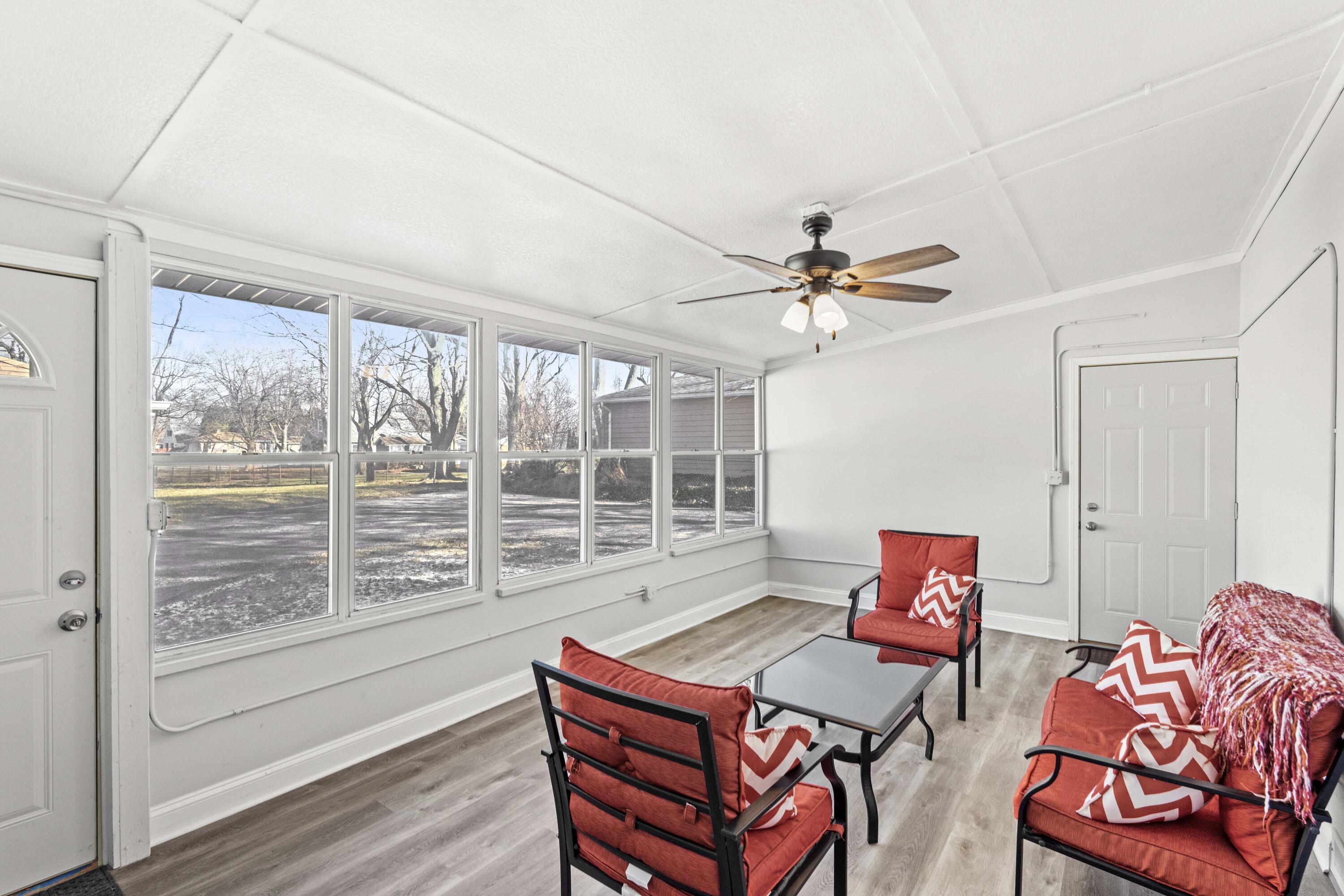 1805 E Glendale Boulevard