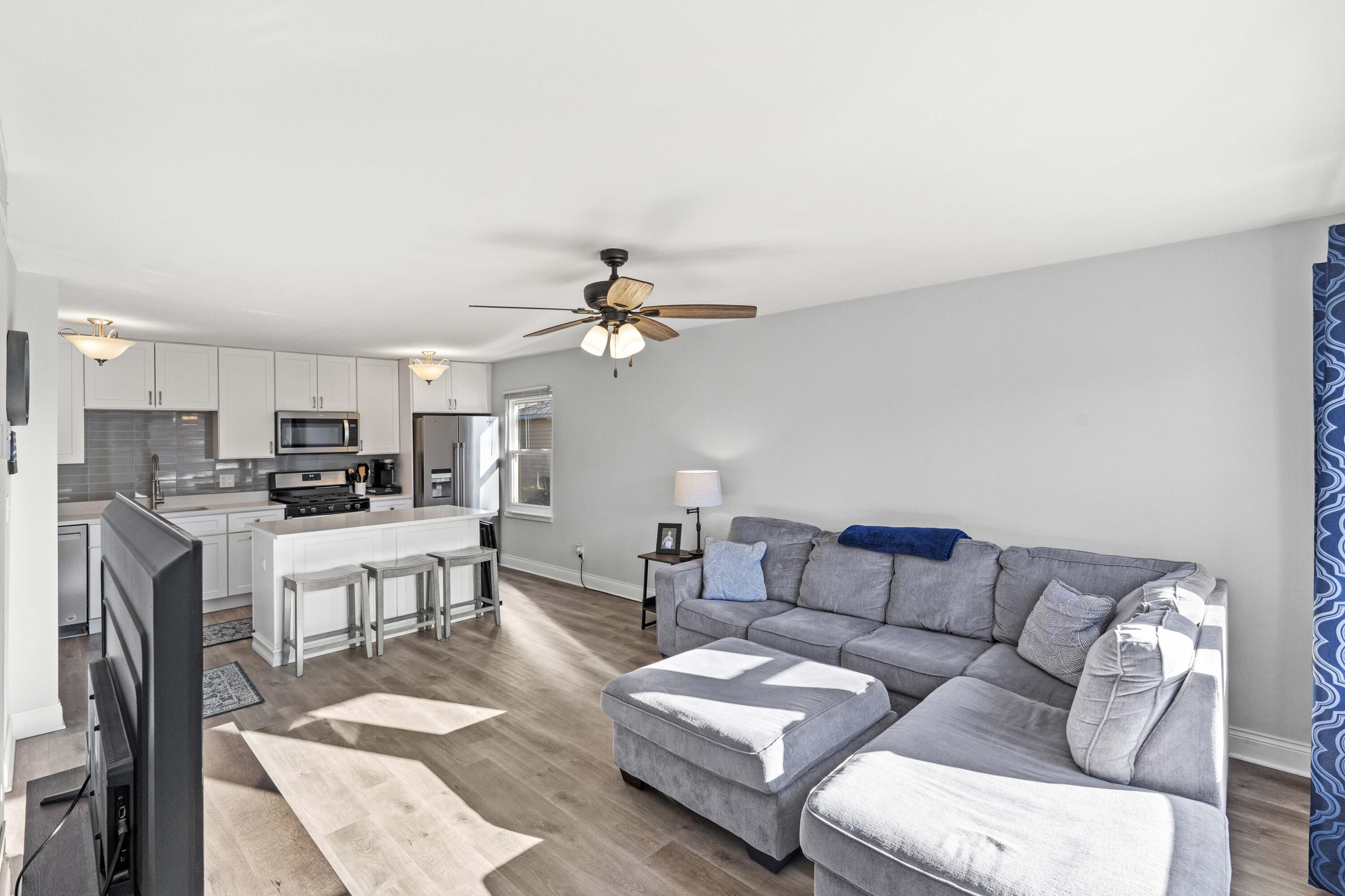 1805 E Glendale Boulevard