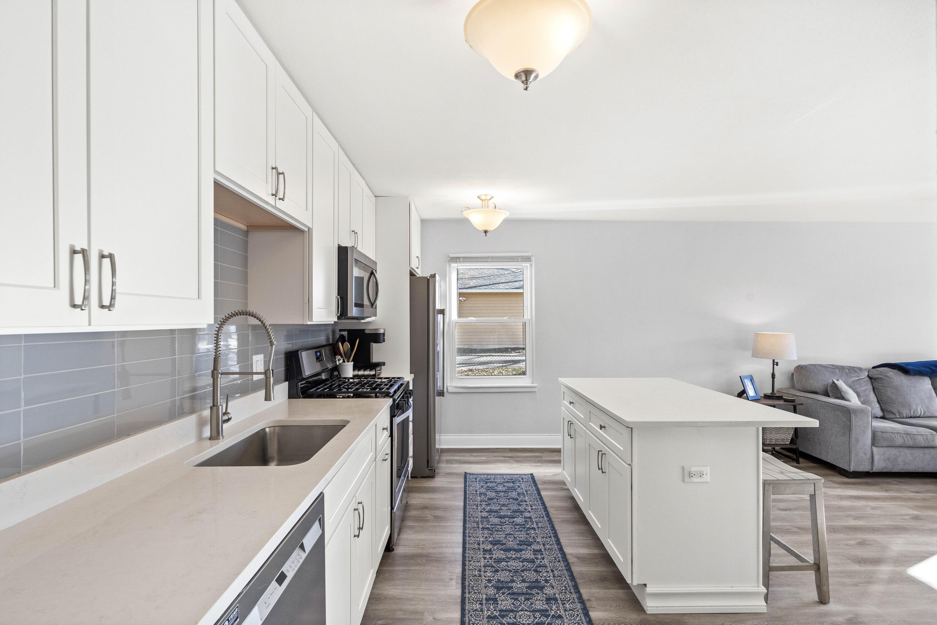 1805 E Glendale Boulevard