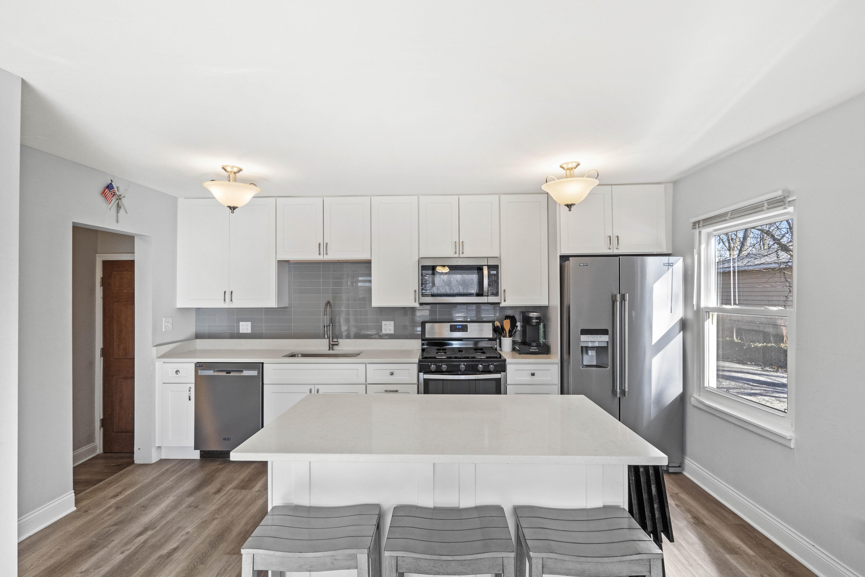 1805 E Glendale Boulevard