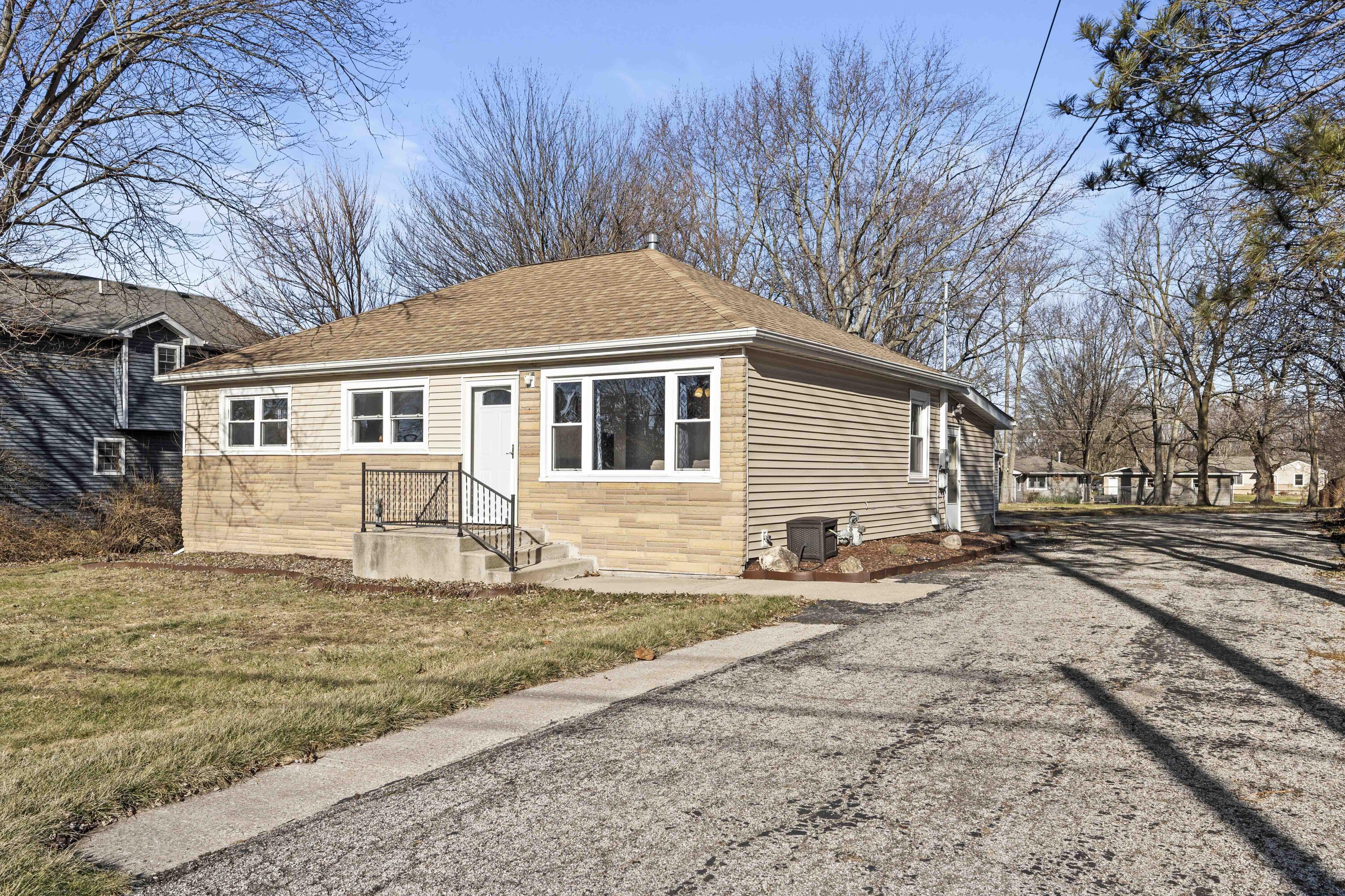 1805 E Glendale Boulevard