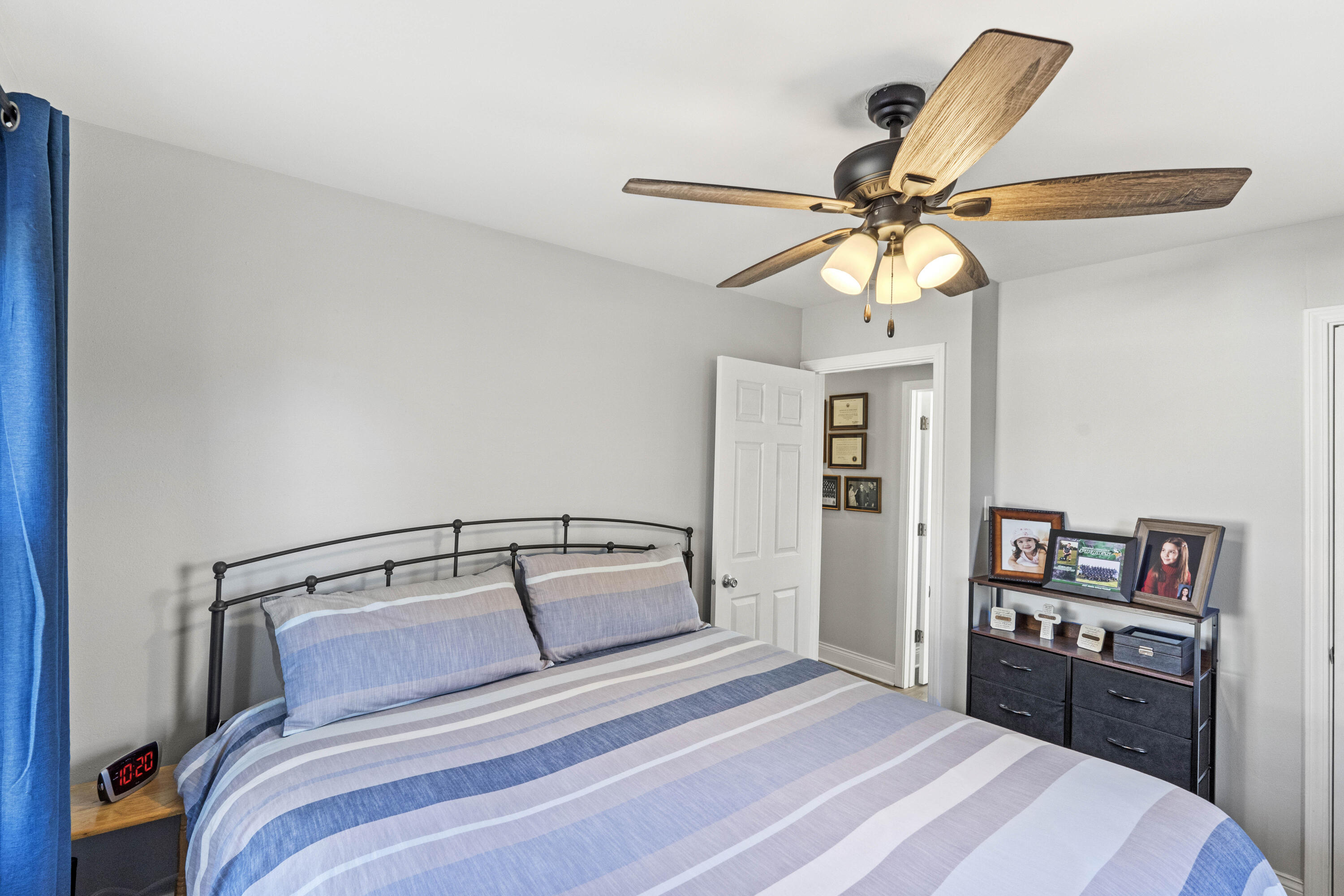 1805 E Glendale Boulevard