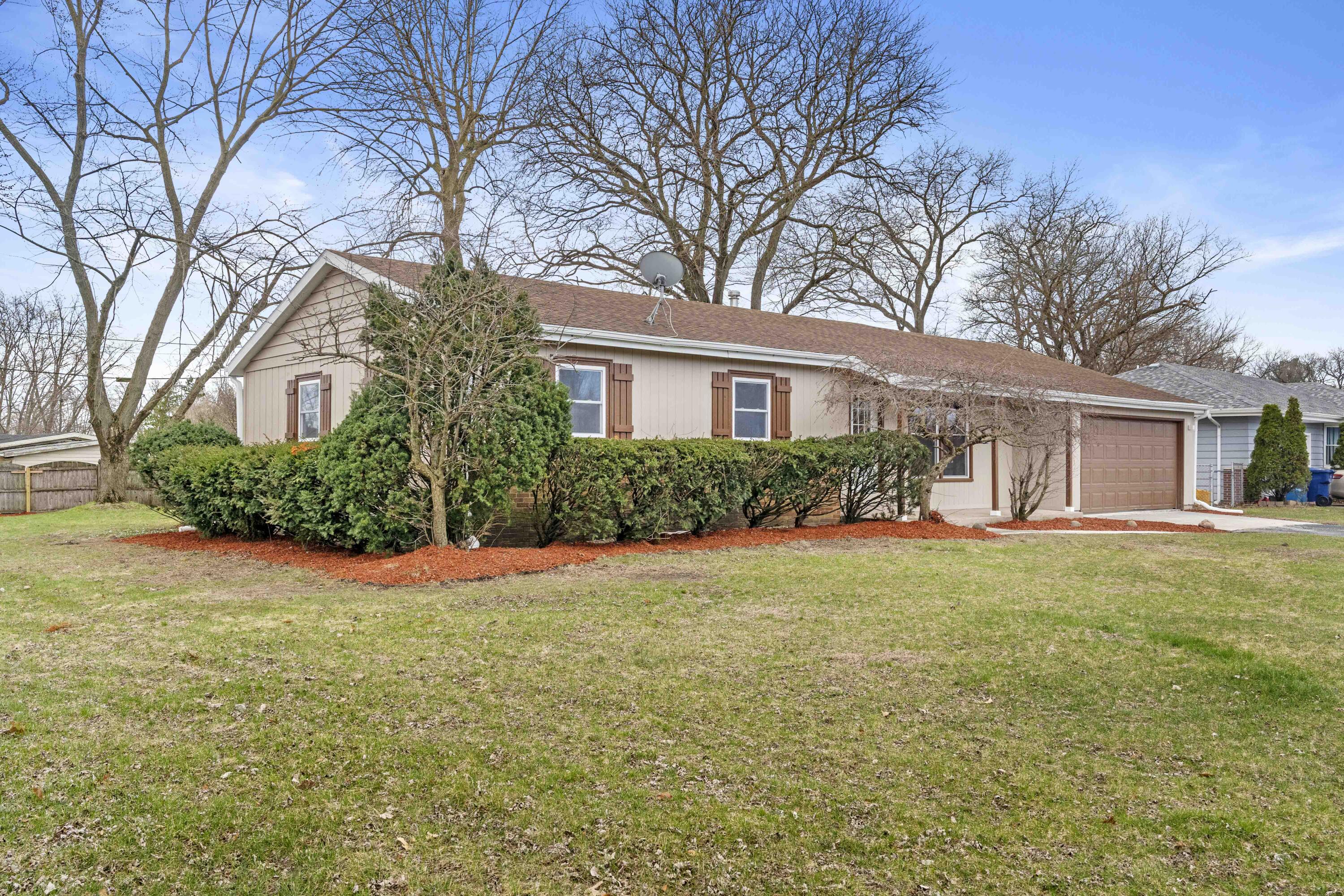 2045 W 50th Place