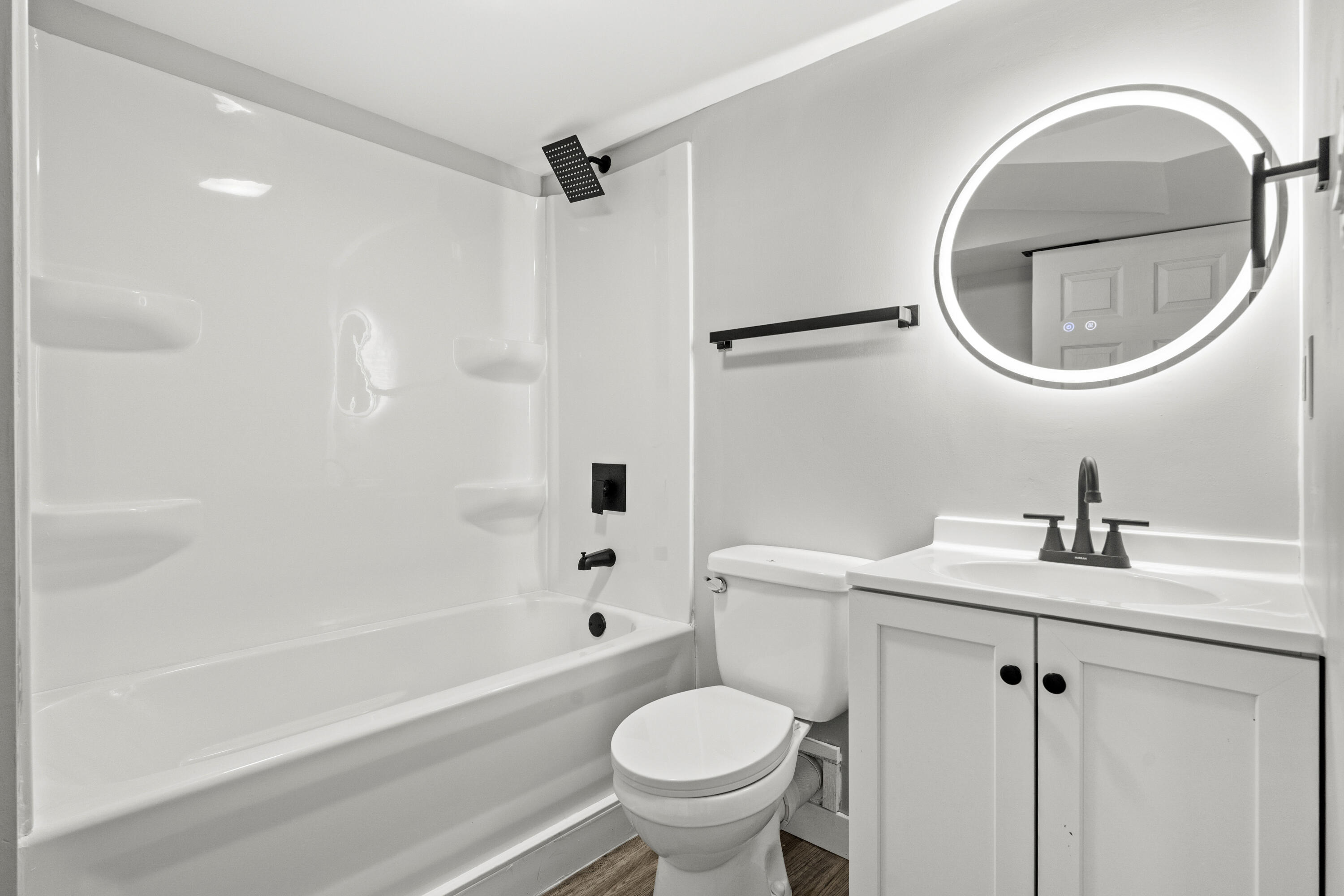 2045 W 50th Place