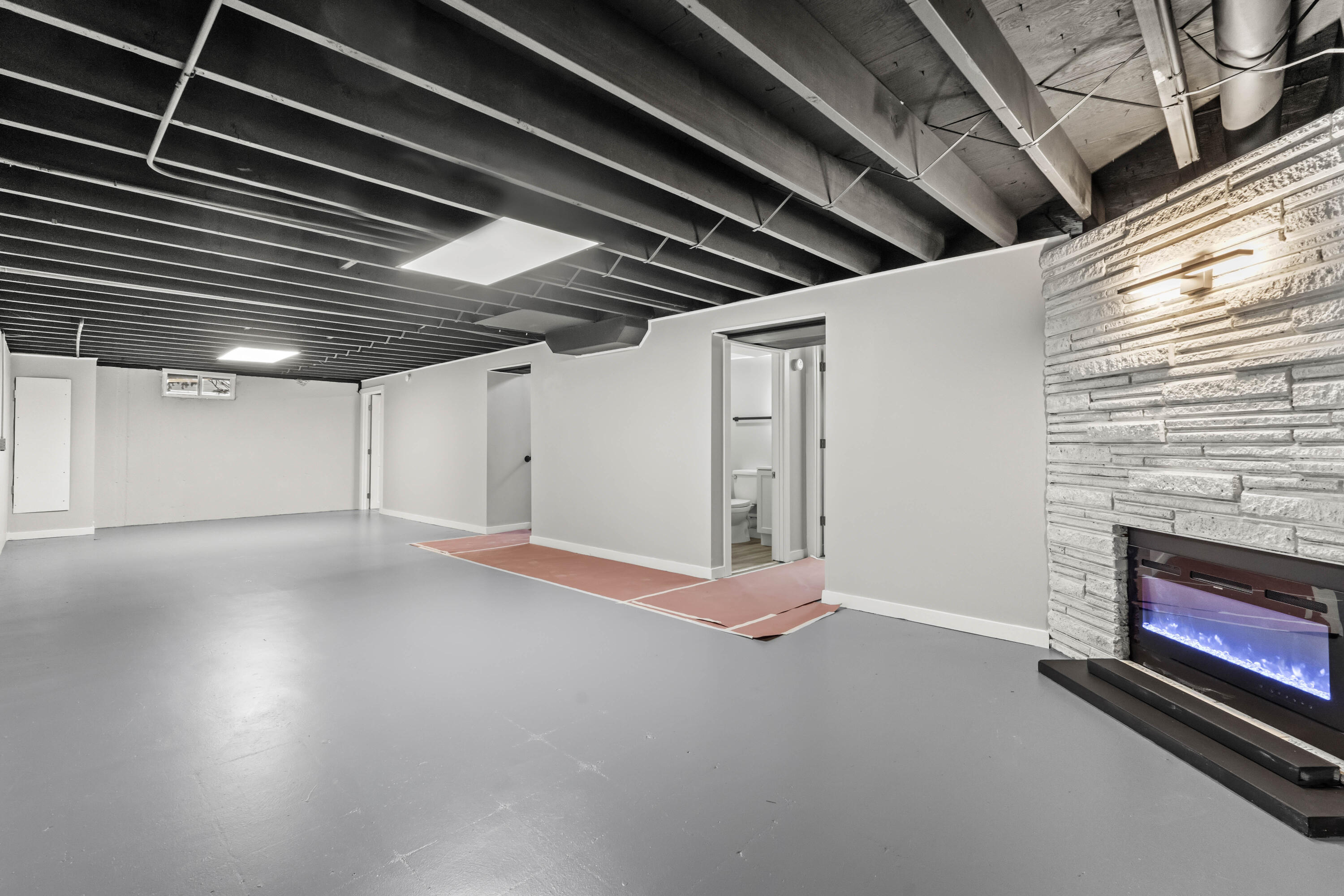2045 W 50th Place