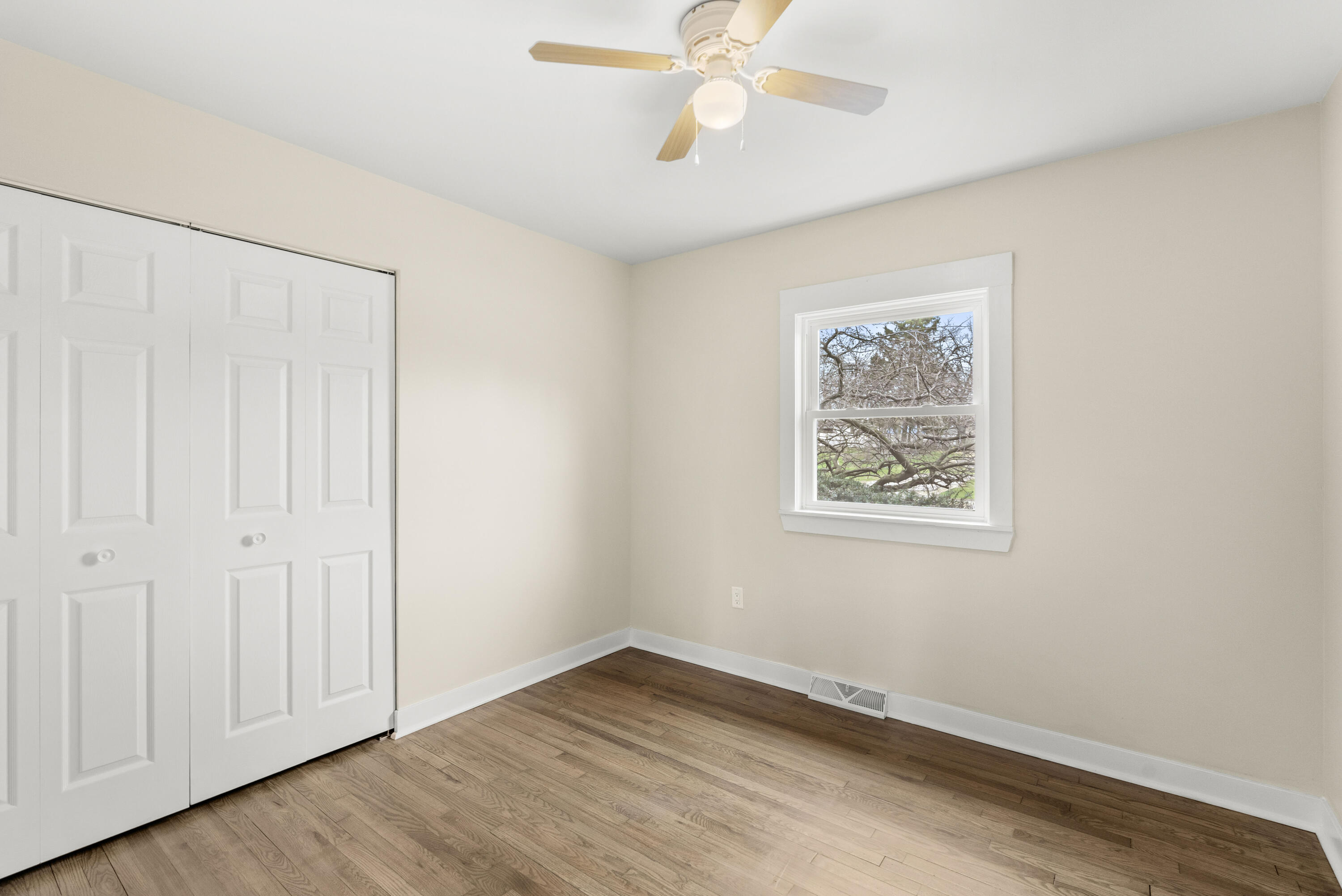 2045 W 50th Place