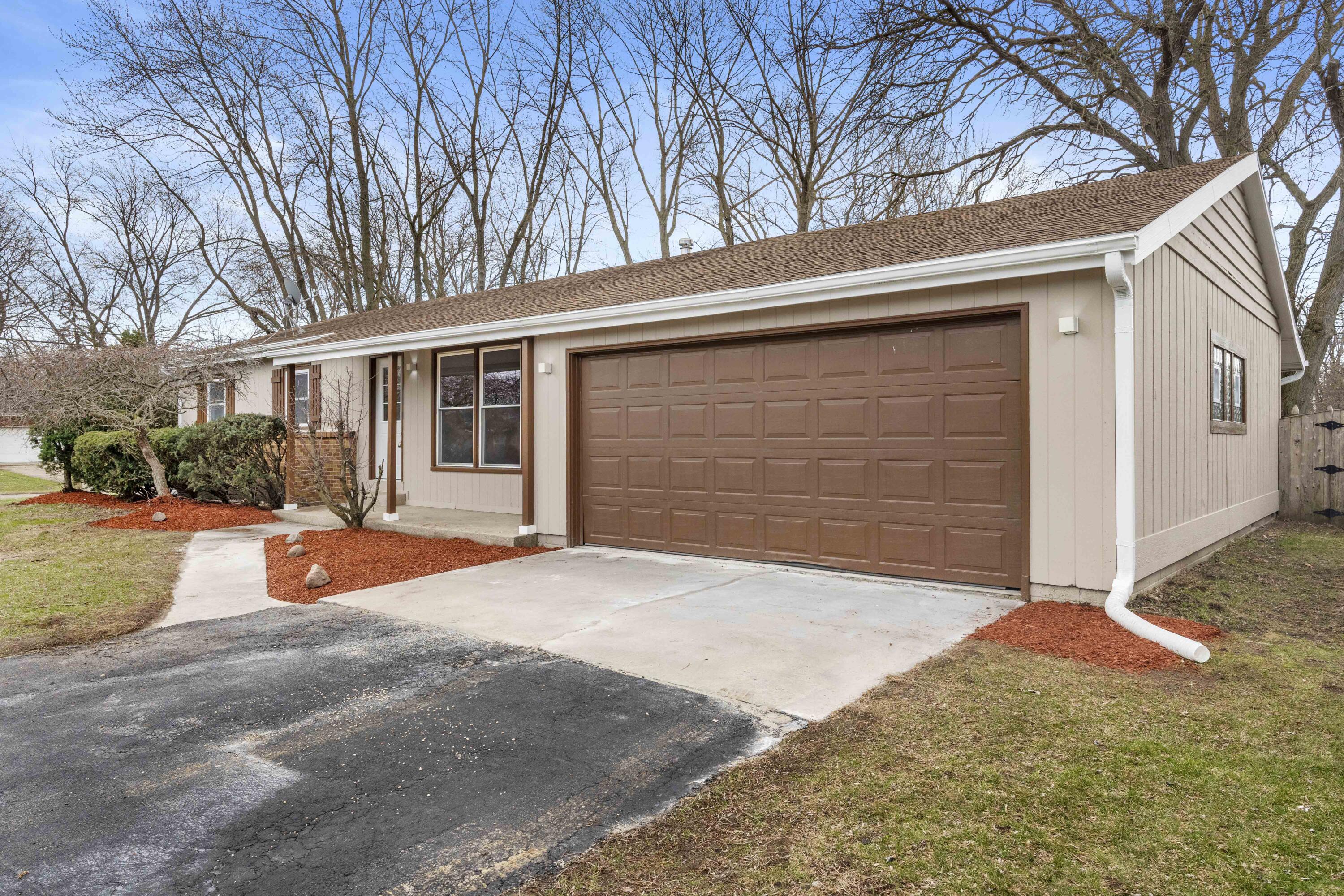 2045 W 50th Place