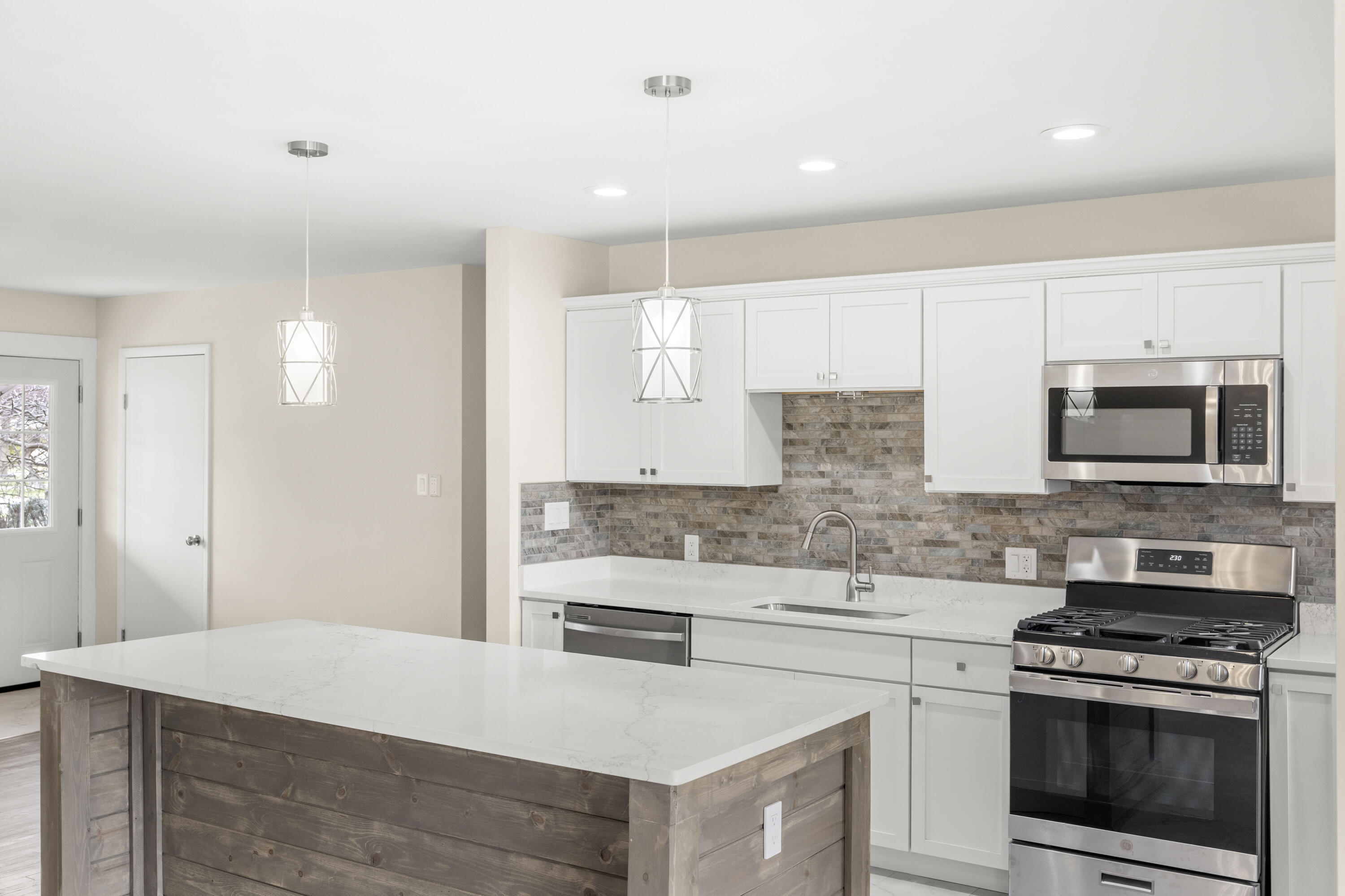 2045 W 50th Place