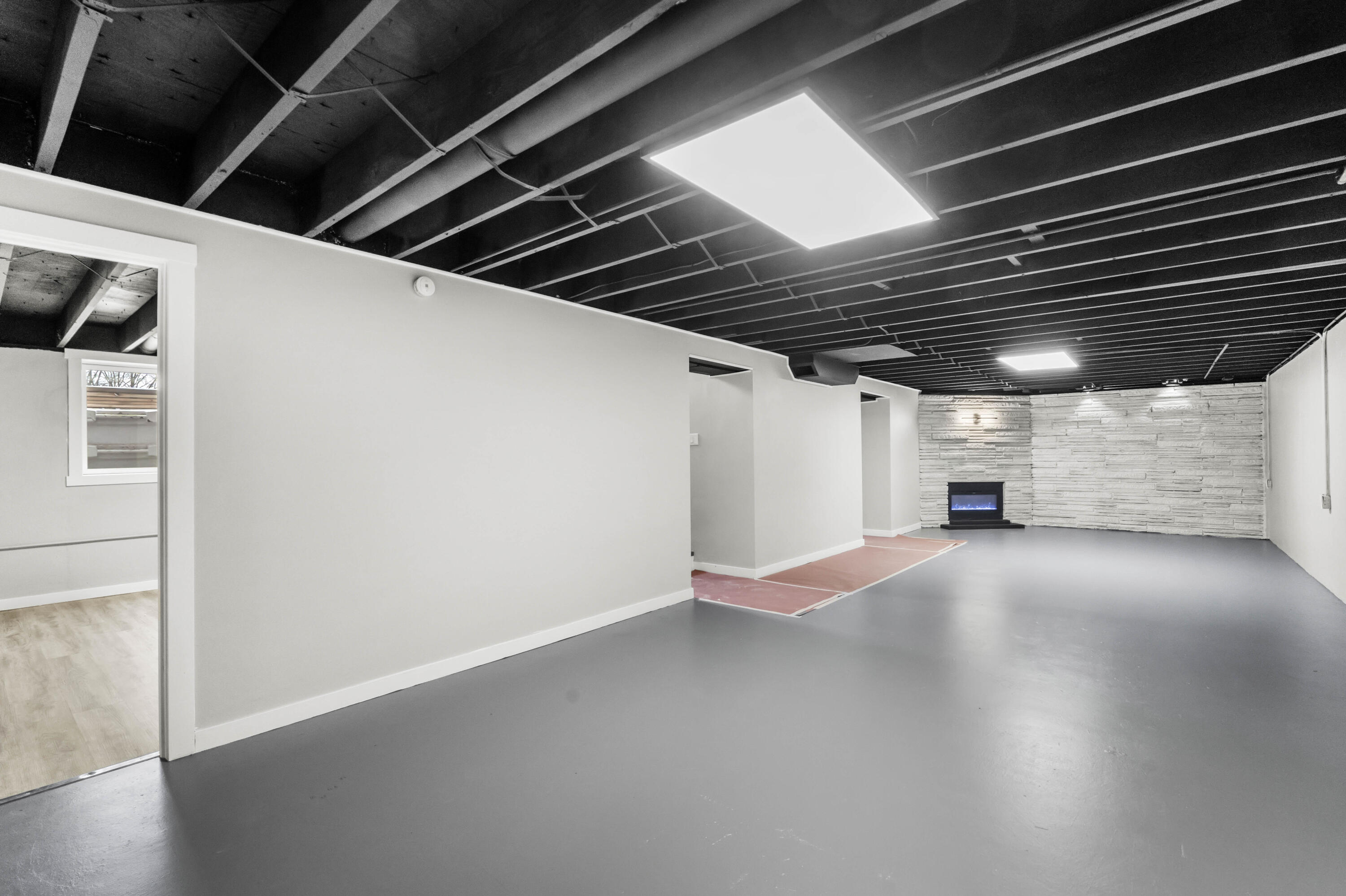2045 W 50th Place