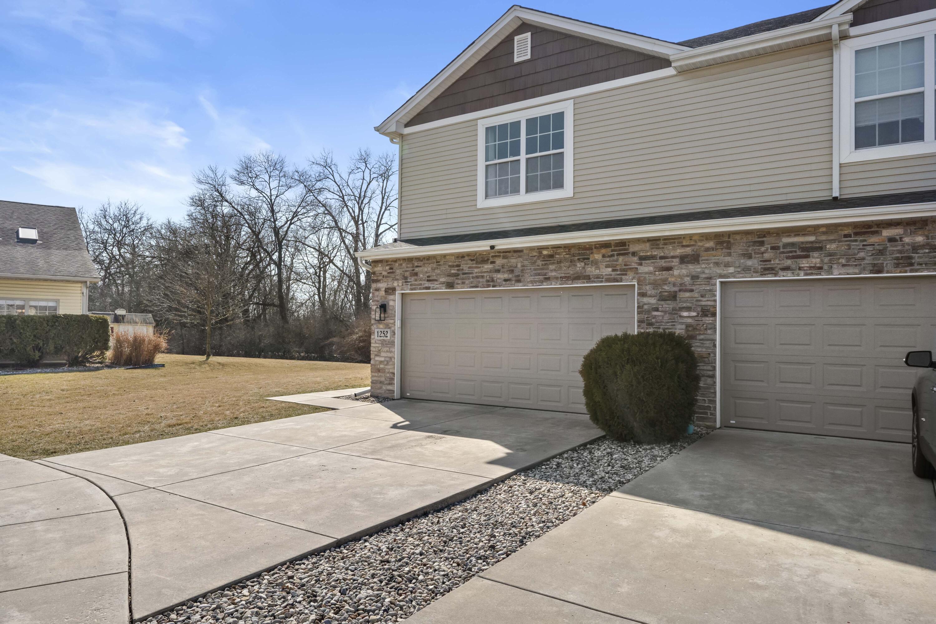 1252 Sawgrass Drive