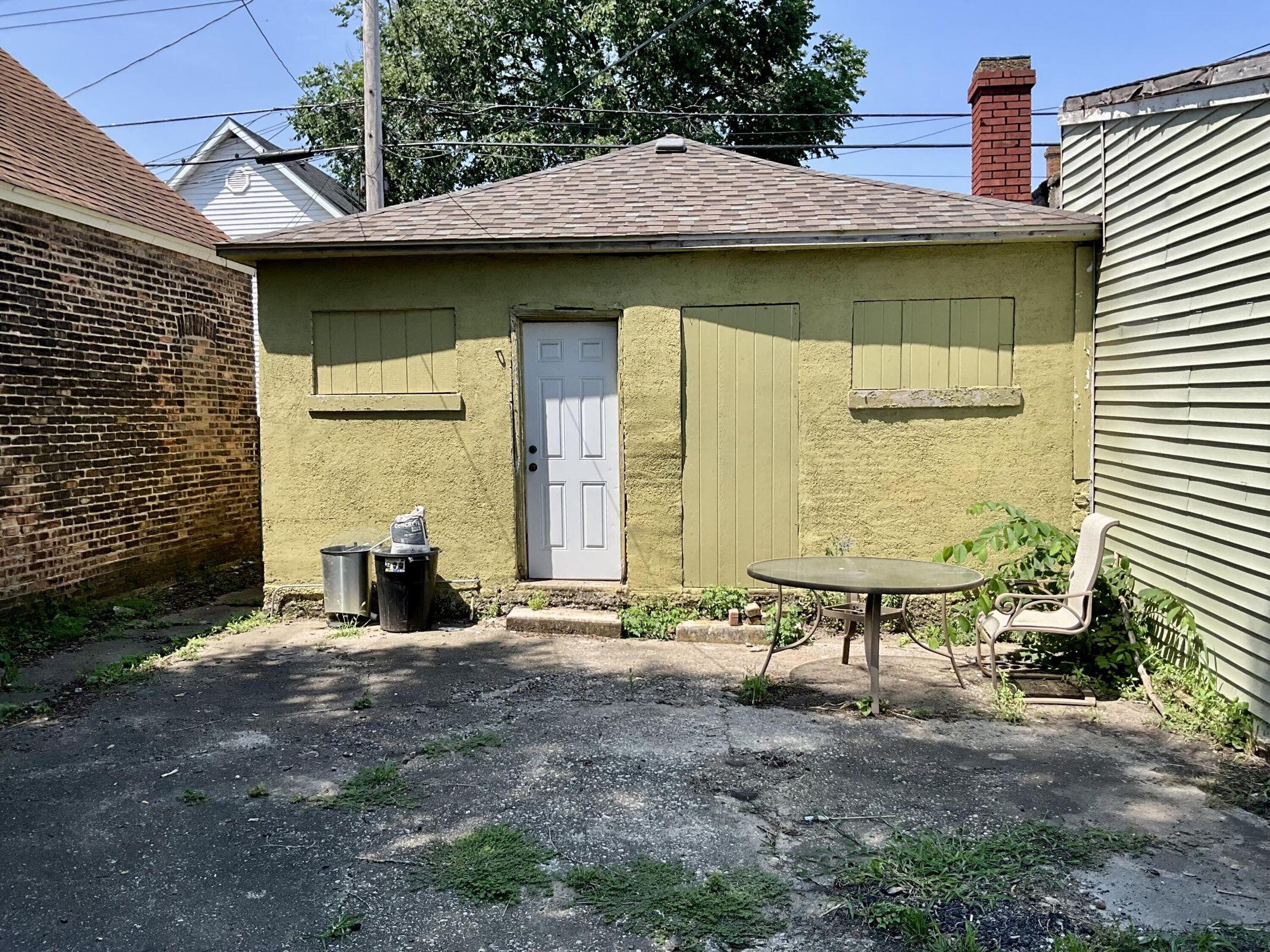 4916 Northcote Avenue