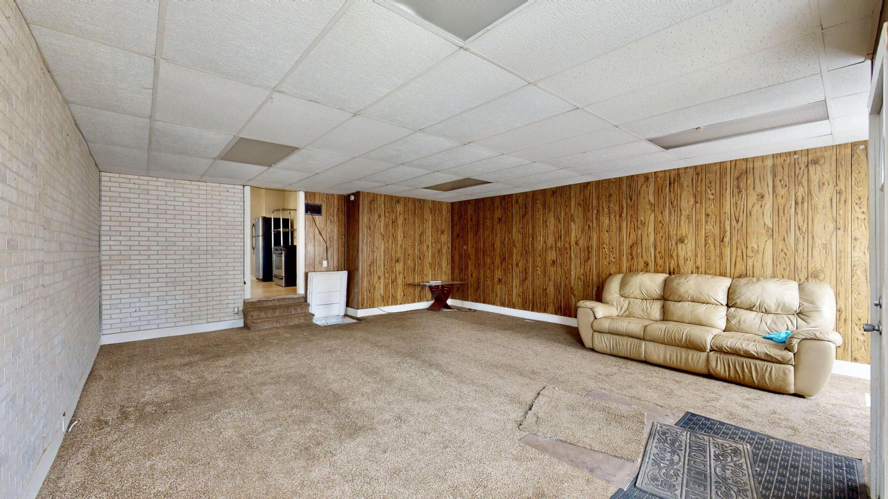 4916 Northcote Avenue