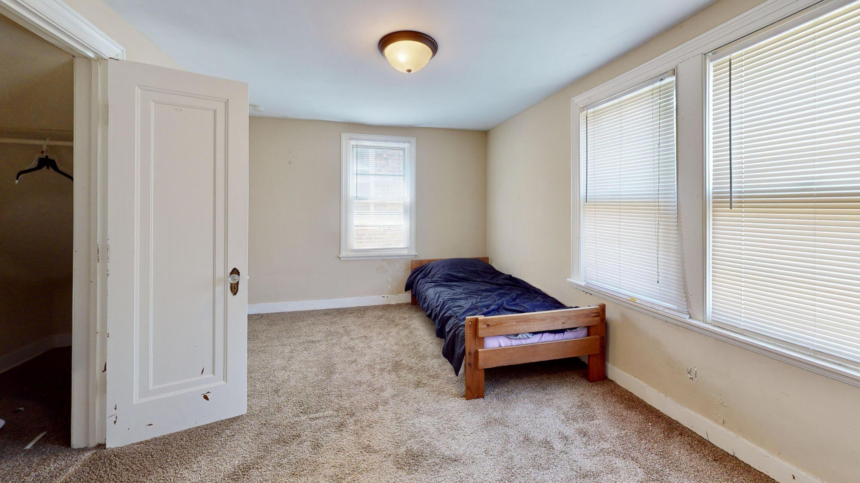 4916 Northcote Avenue