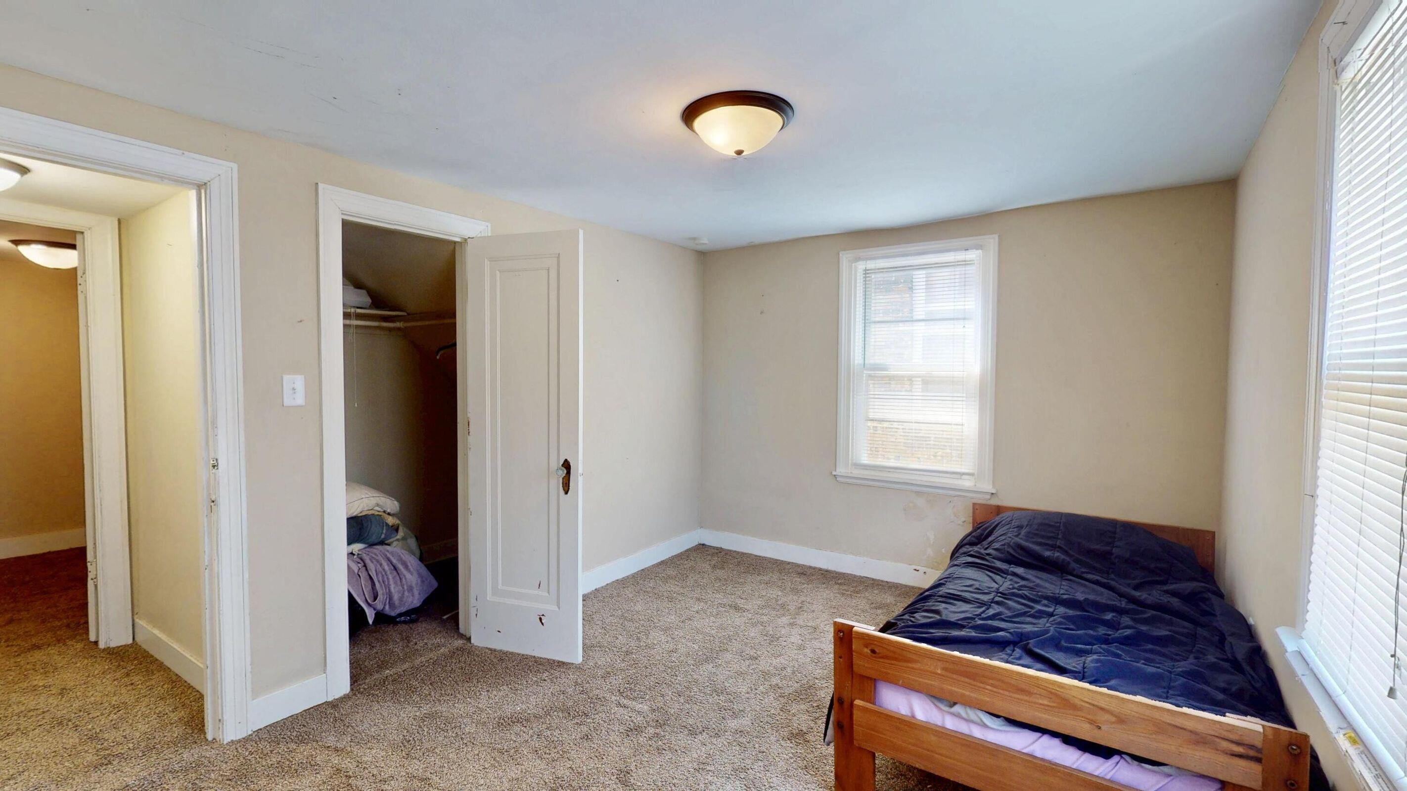 4916 Northcote Avenue