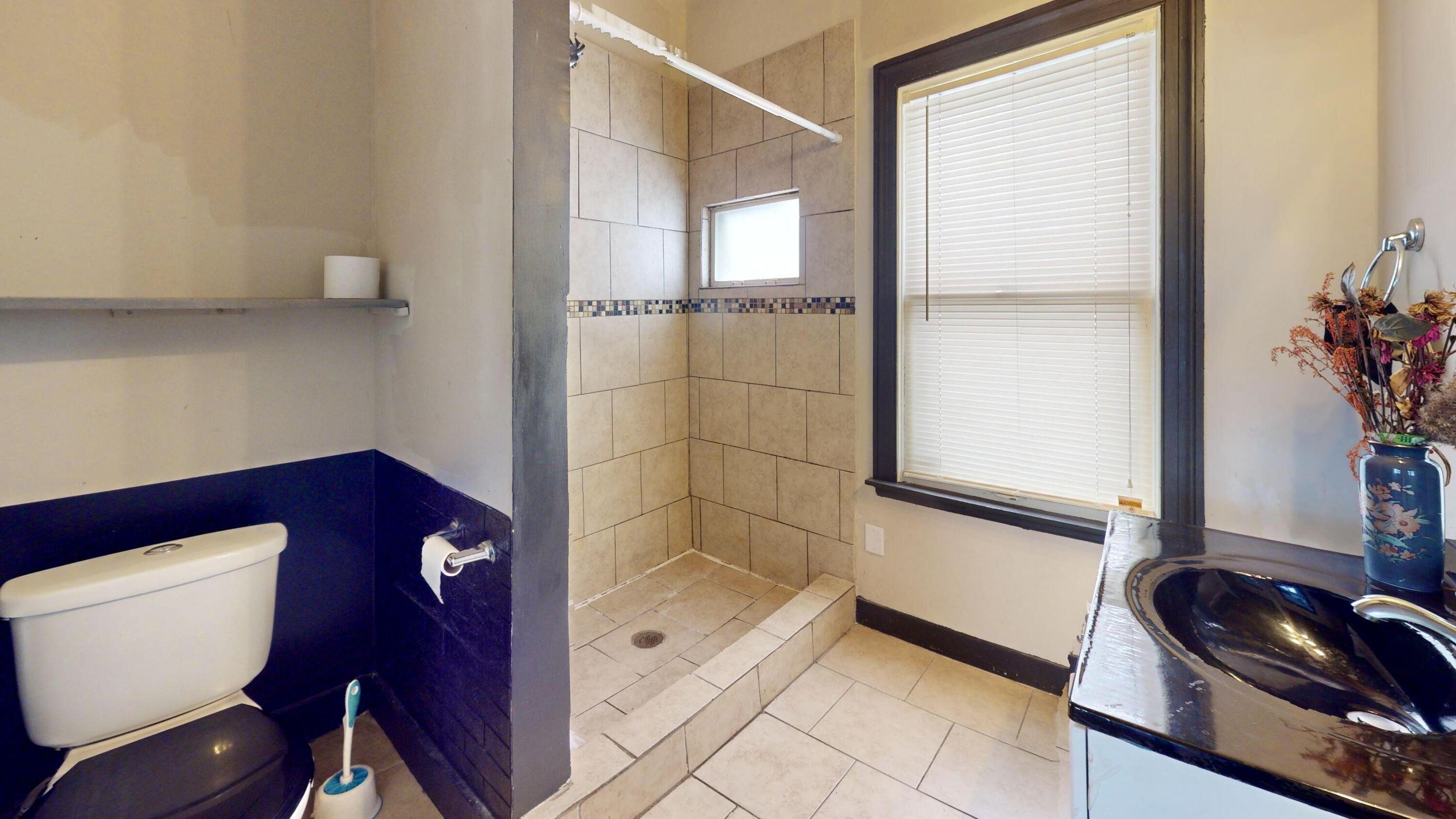 4916 Northcote Avenue