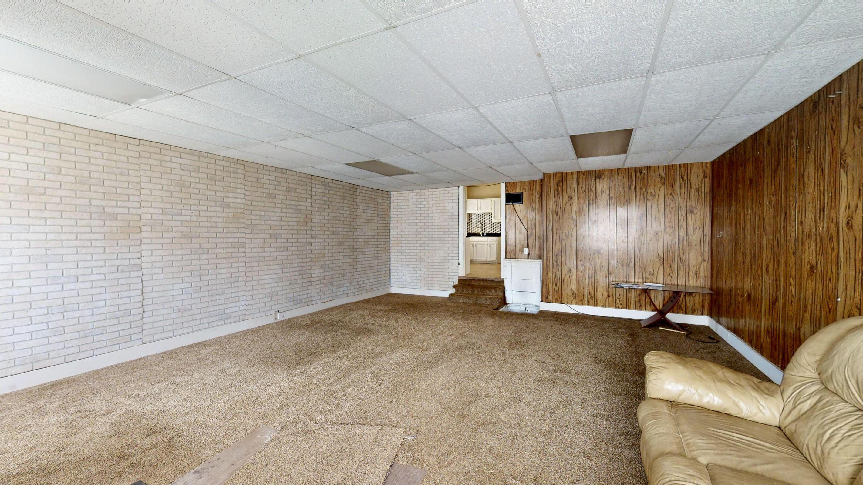 4916 Northcote Avenue