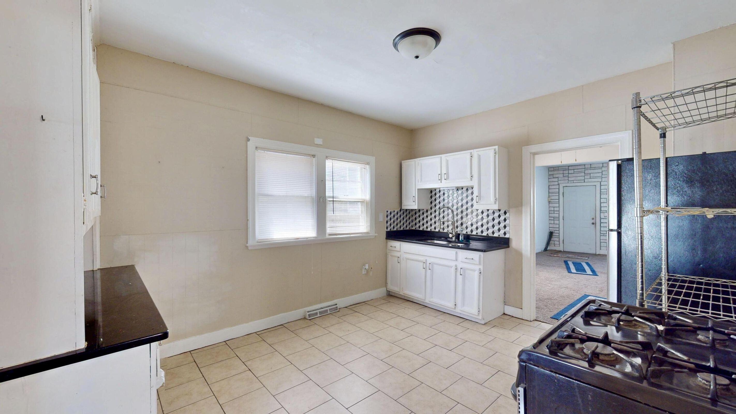 4916 Northcote Avenue