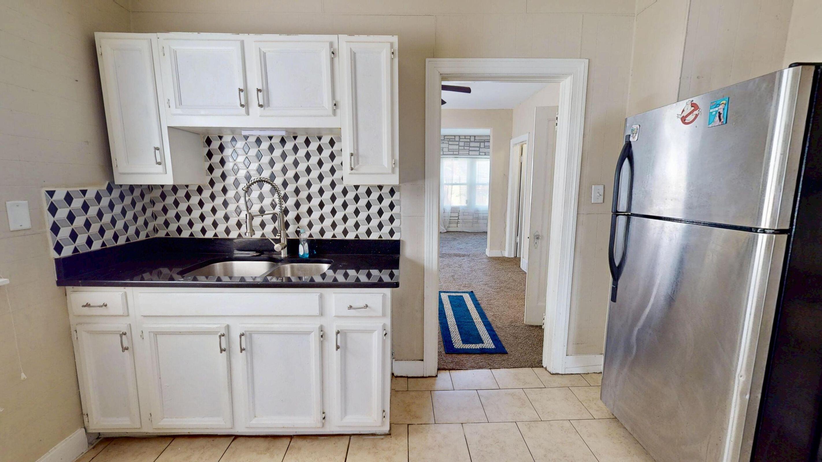 4916 Northcote Avenue