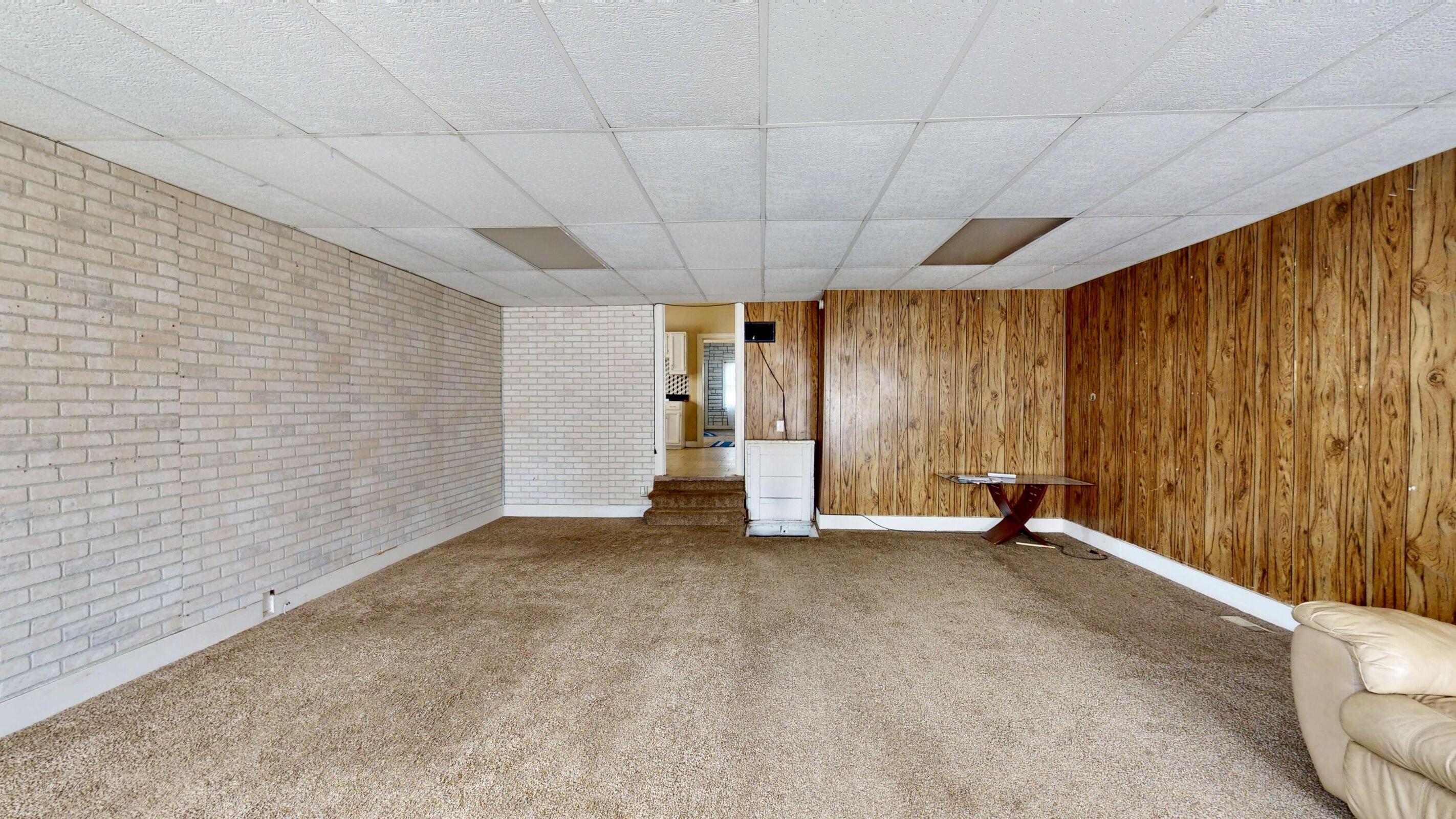 4916 Northcote Avenue