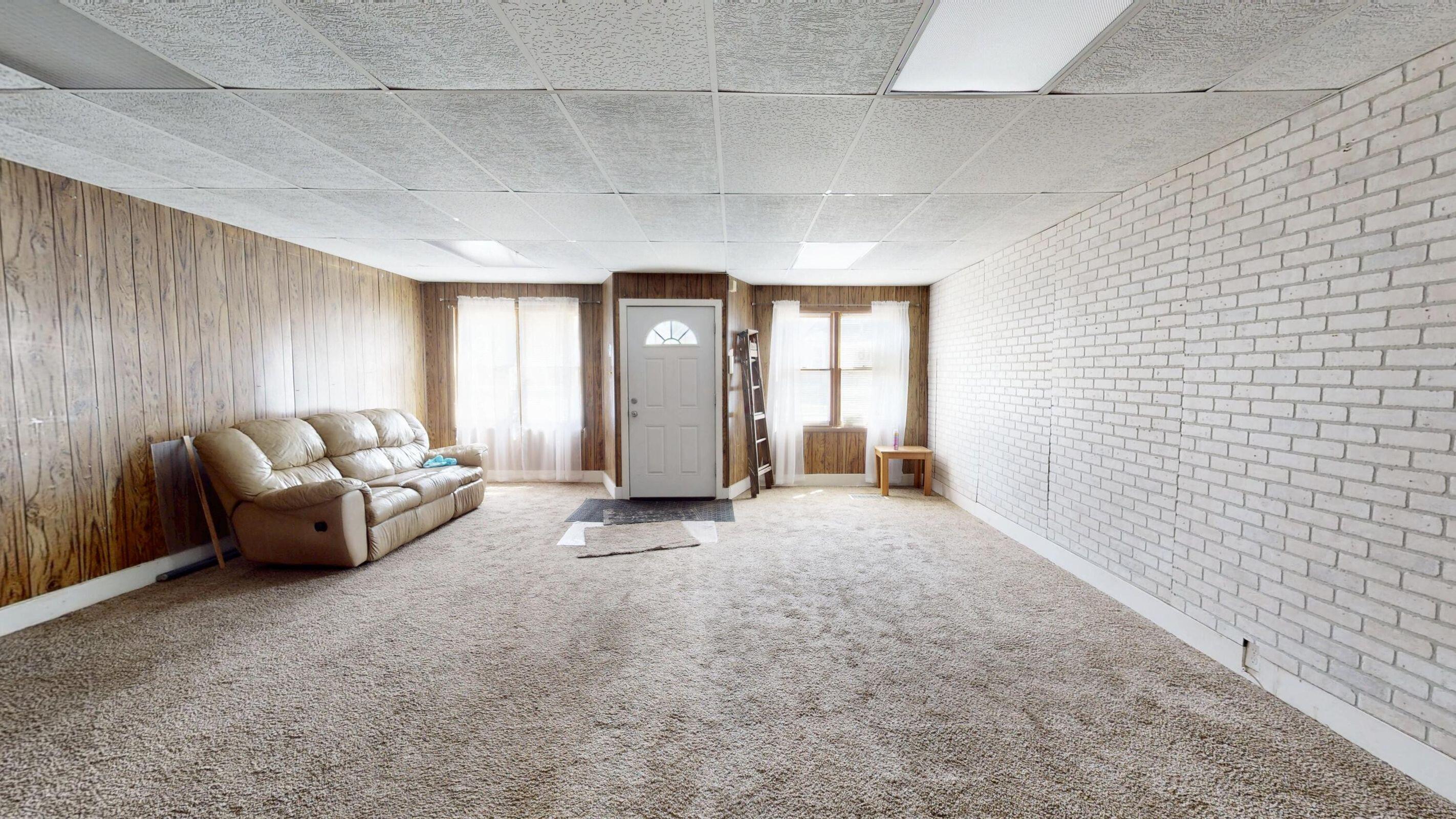 4916 Northcote Avenue