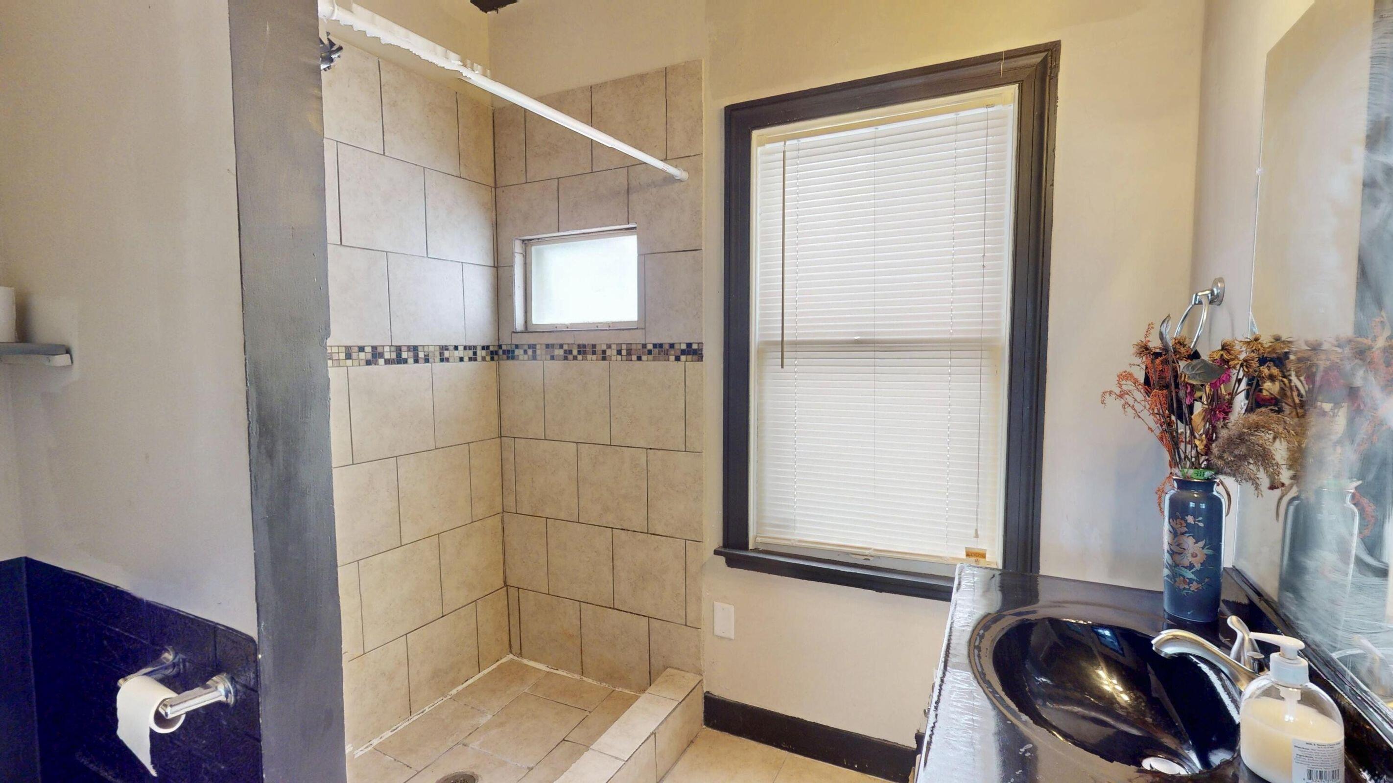 4916 Northcote Avenue