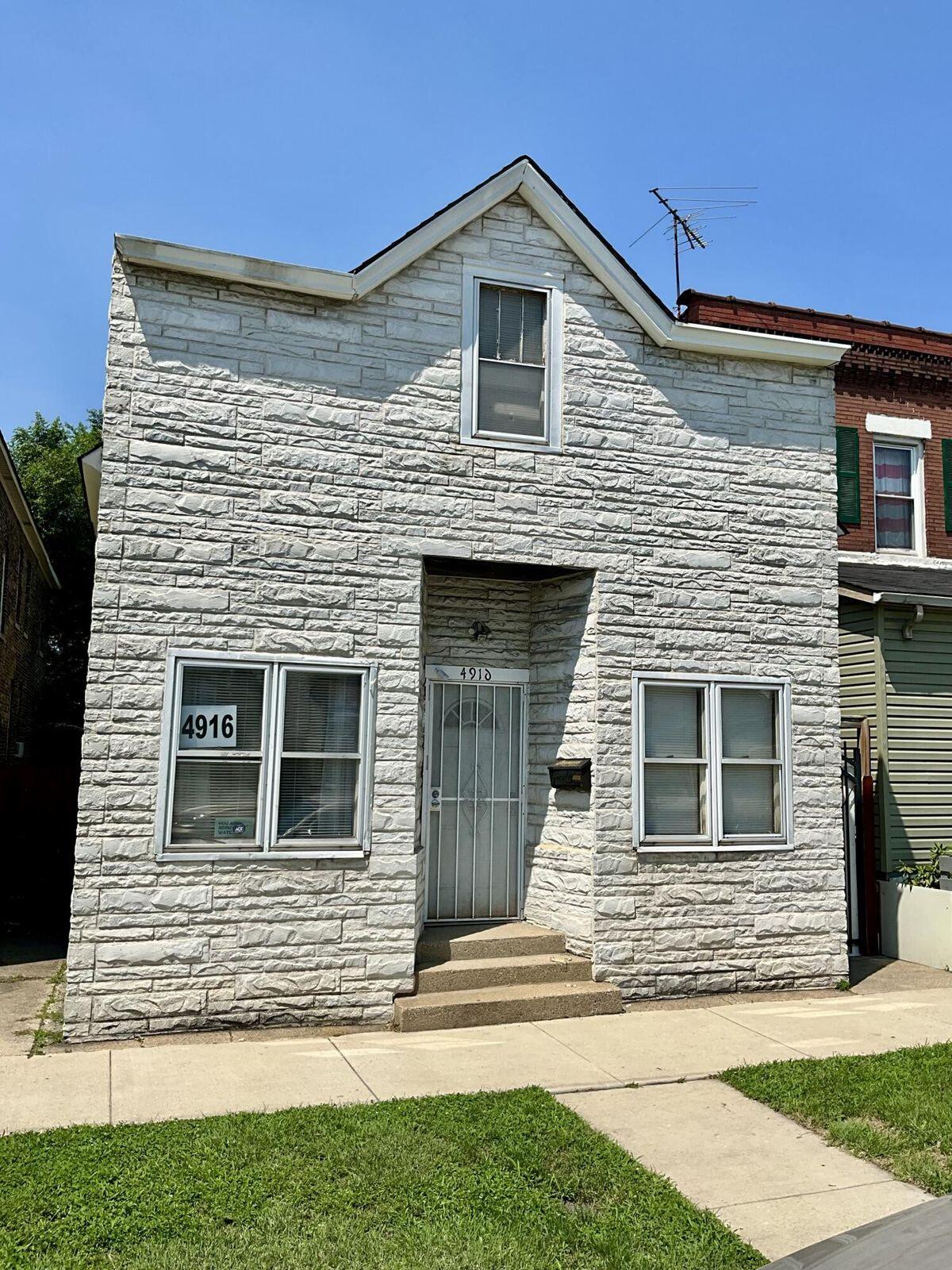 4916 Northcote Avenue