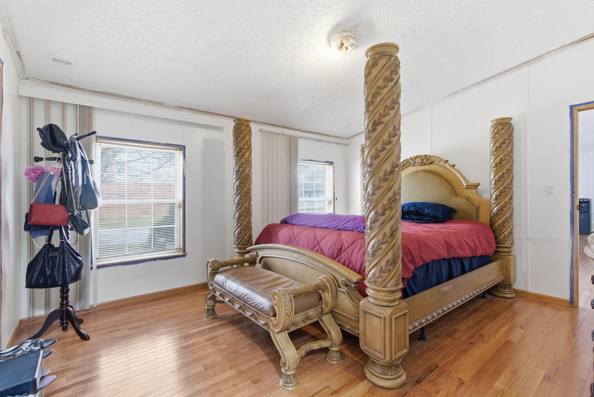 6905 Hohman