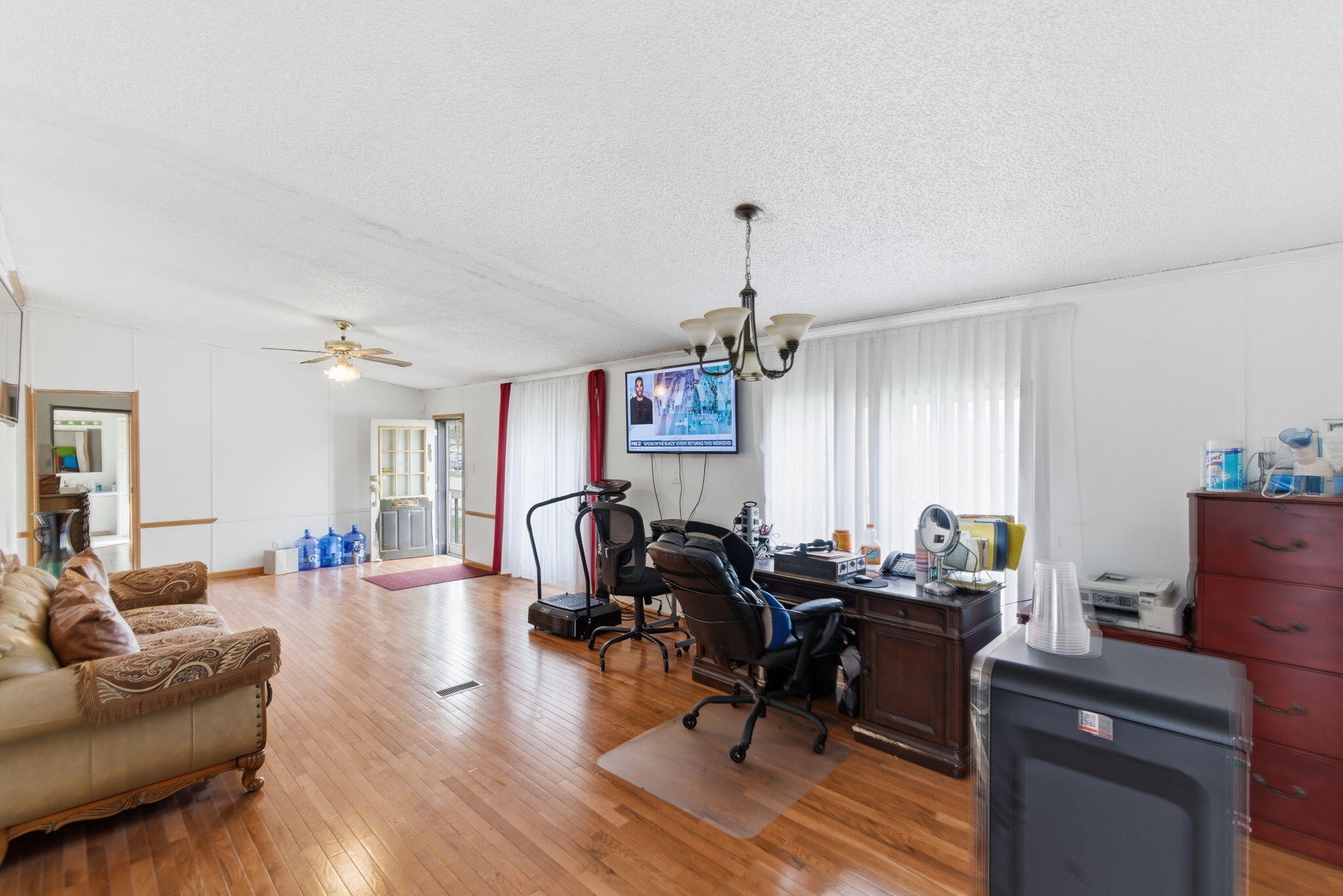 6905 Hohman