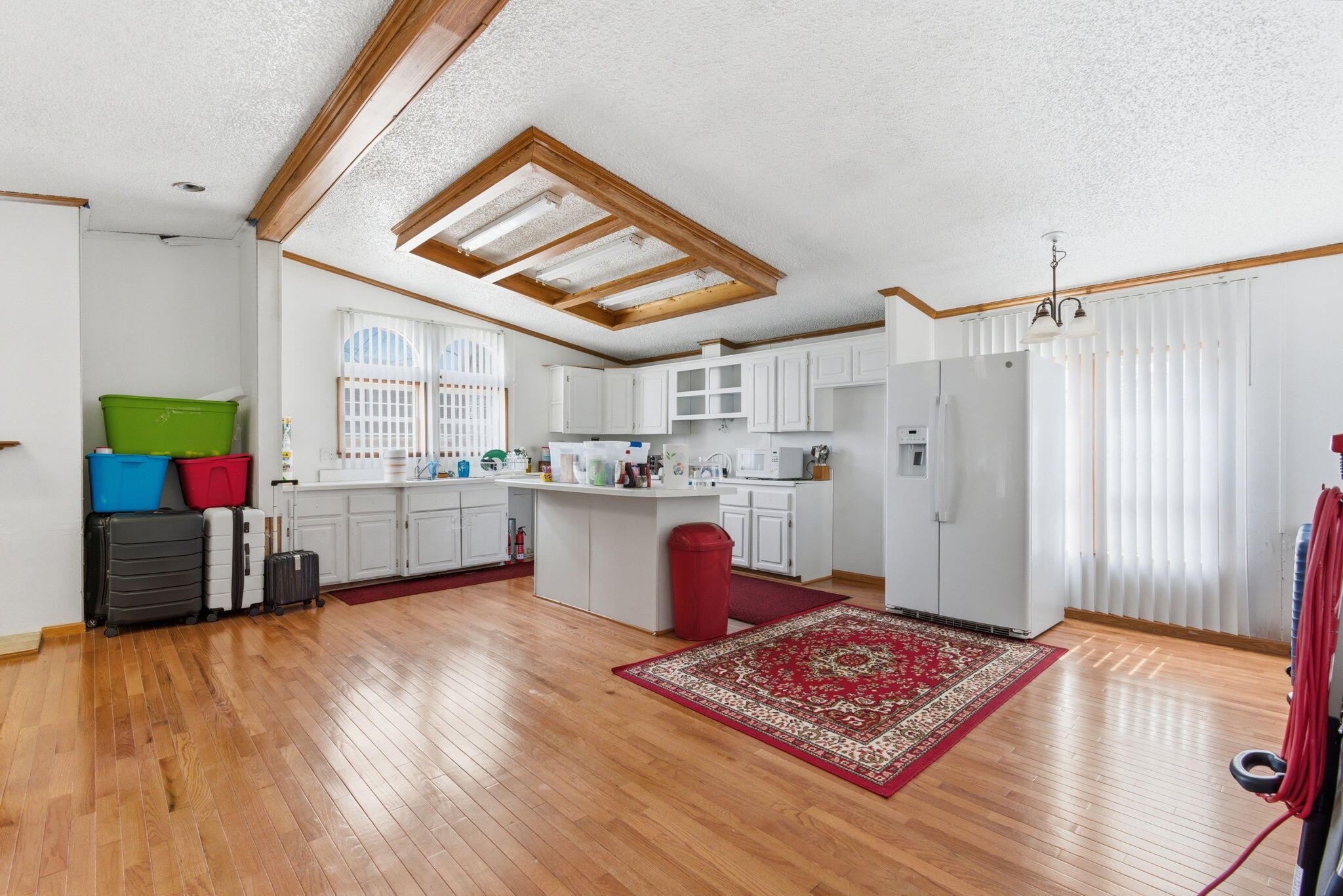 6905 Hohman