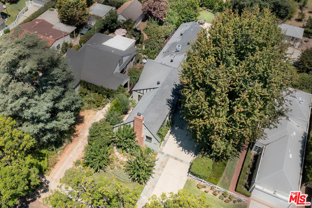 2239 Paloma Street