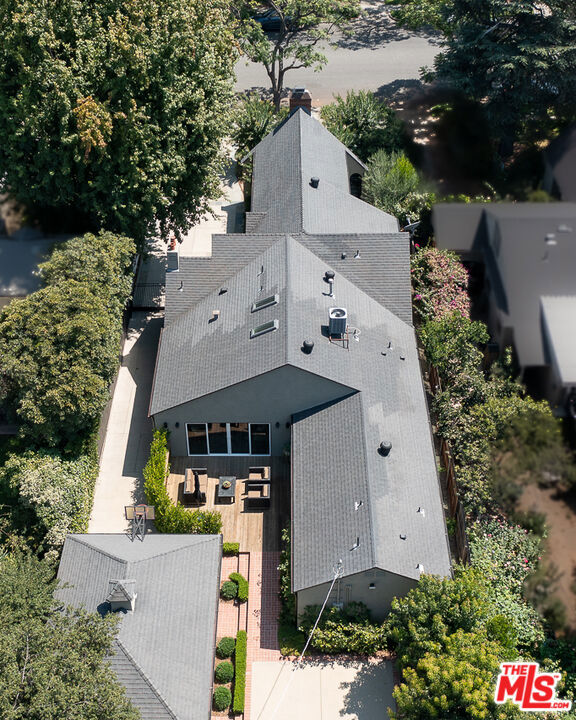 2239 Paloma Street