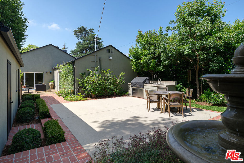 2239 Paloma Street