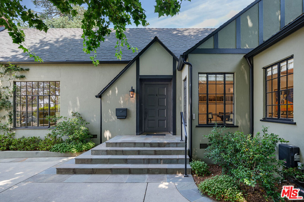 2239 Paloma Street