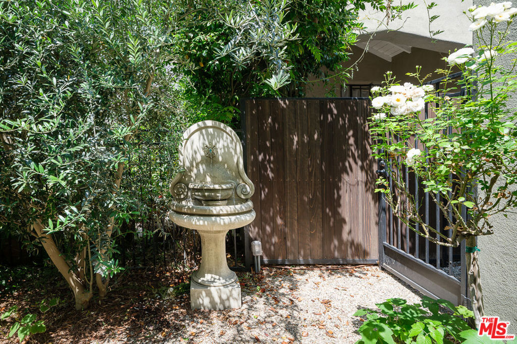 2239 Paloma Street