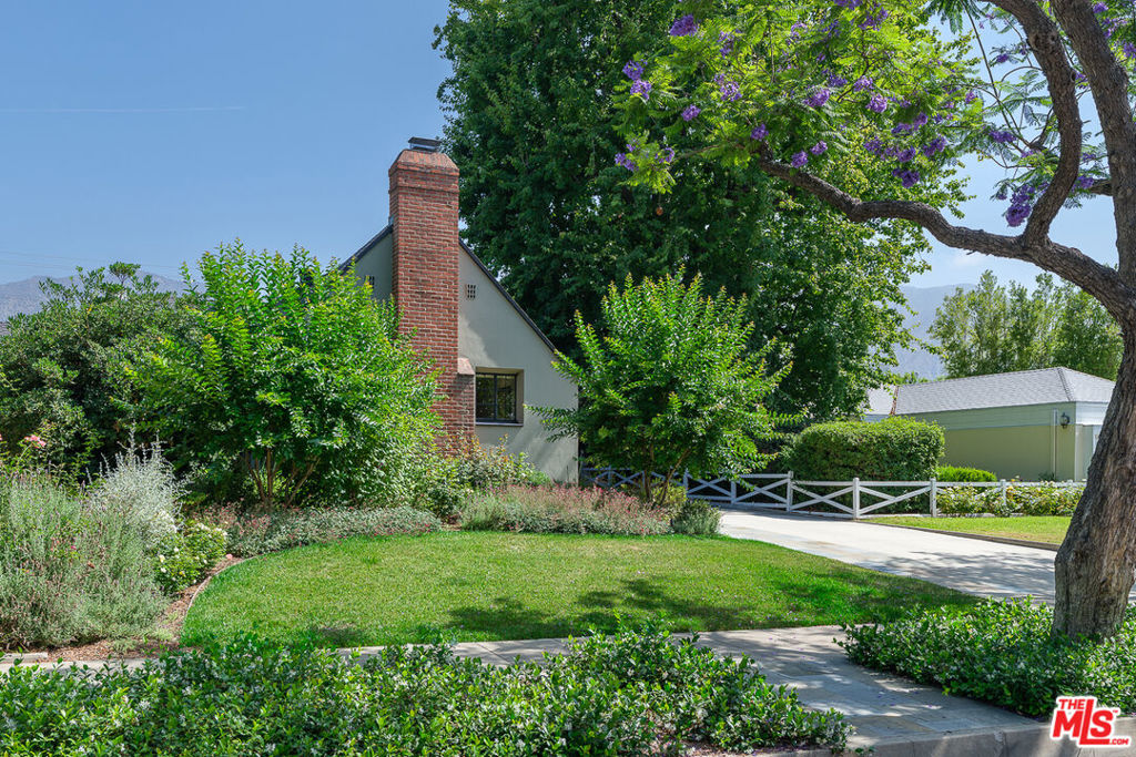 2239 Paloma Street