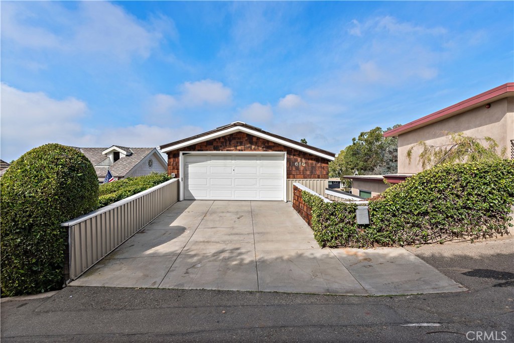 686 Diamond Street