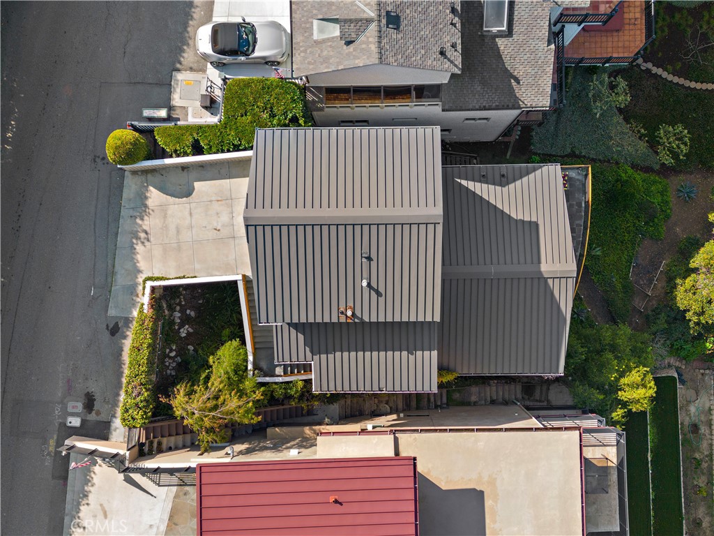 686 Diamond Street