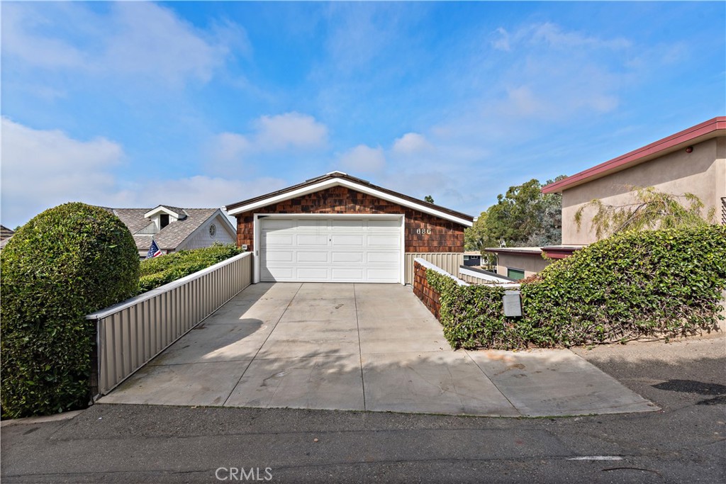 686 Diamond Street