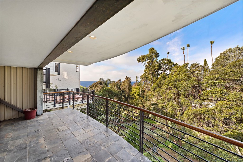 686 Diamond Street