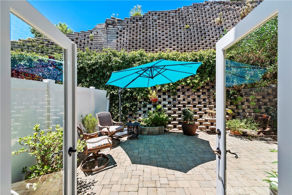 50 La Costa Court