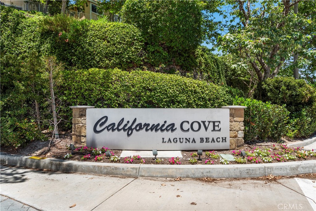 50 La Costa Court
