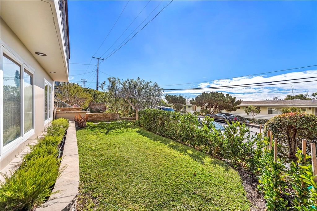 325 Moss Street