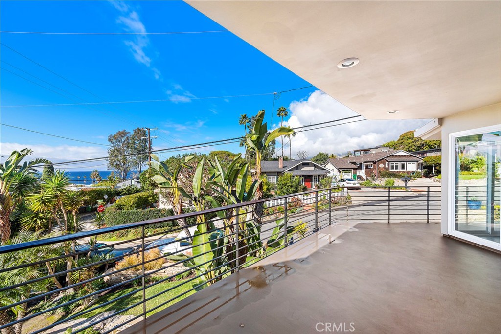 325 Moss Street