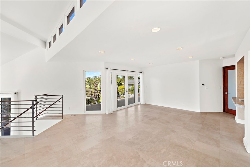 325 Moss Street