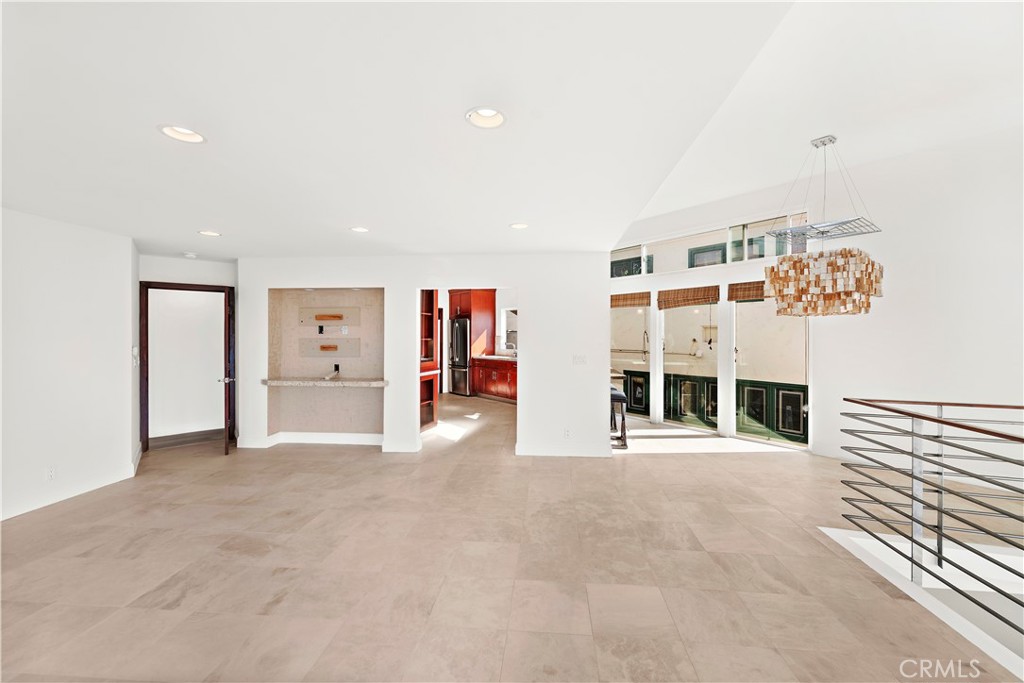 325 Moss Street