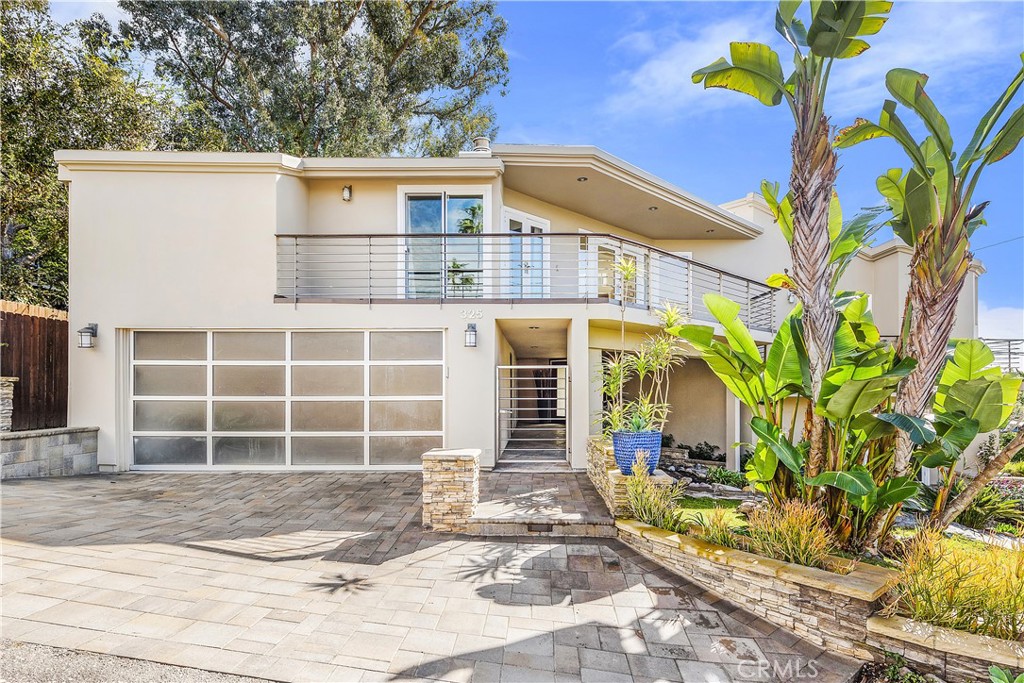 325 Moss Street